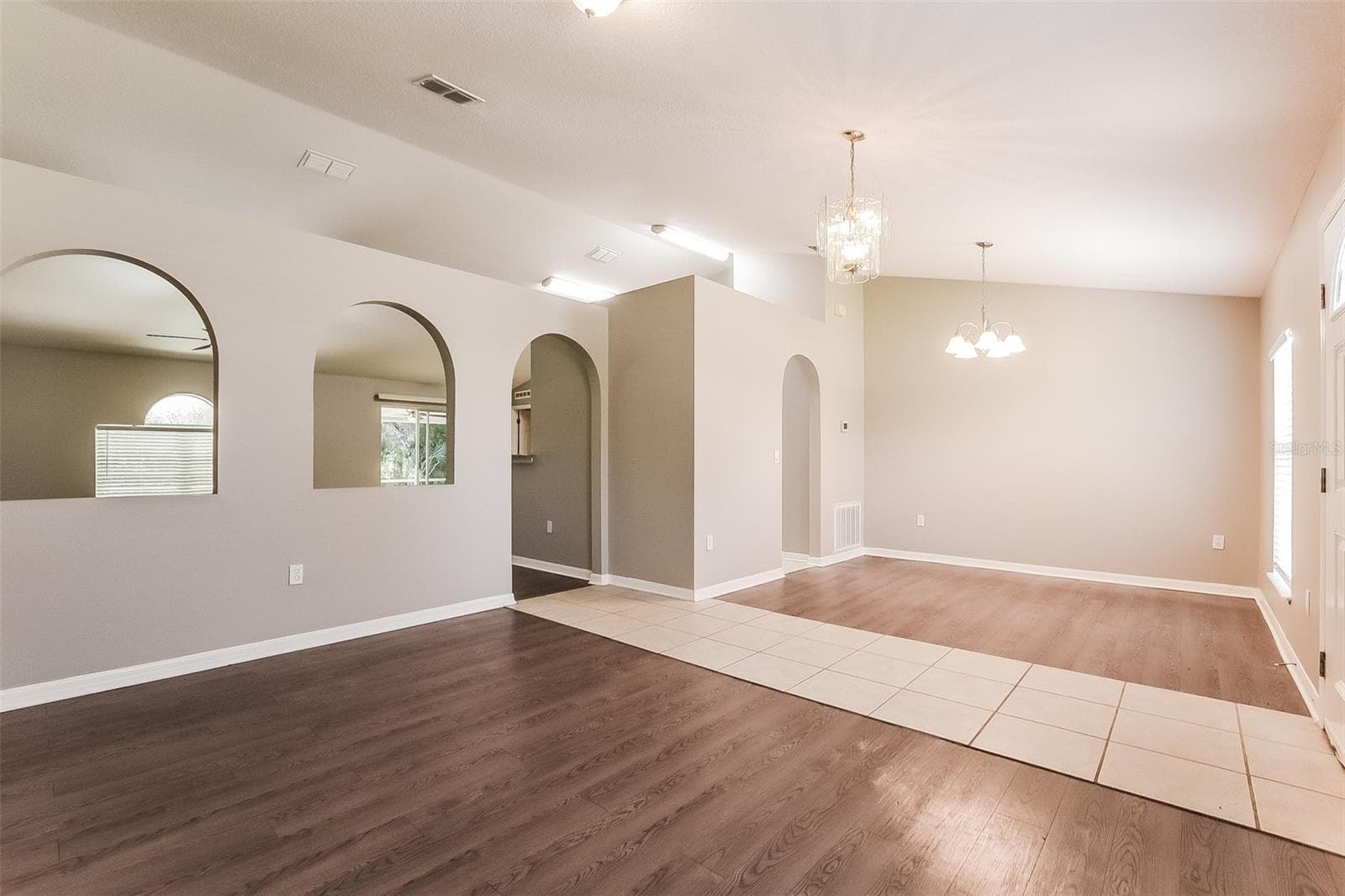Single Family Residence at 949 CASCADES PARK TRL, DELAND, photo 5 of 21