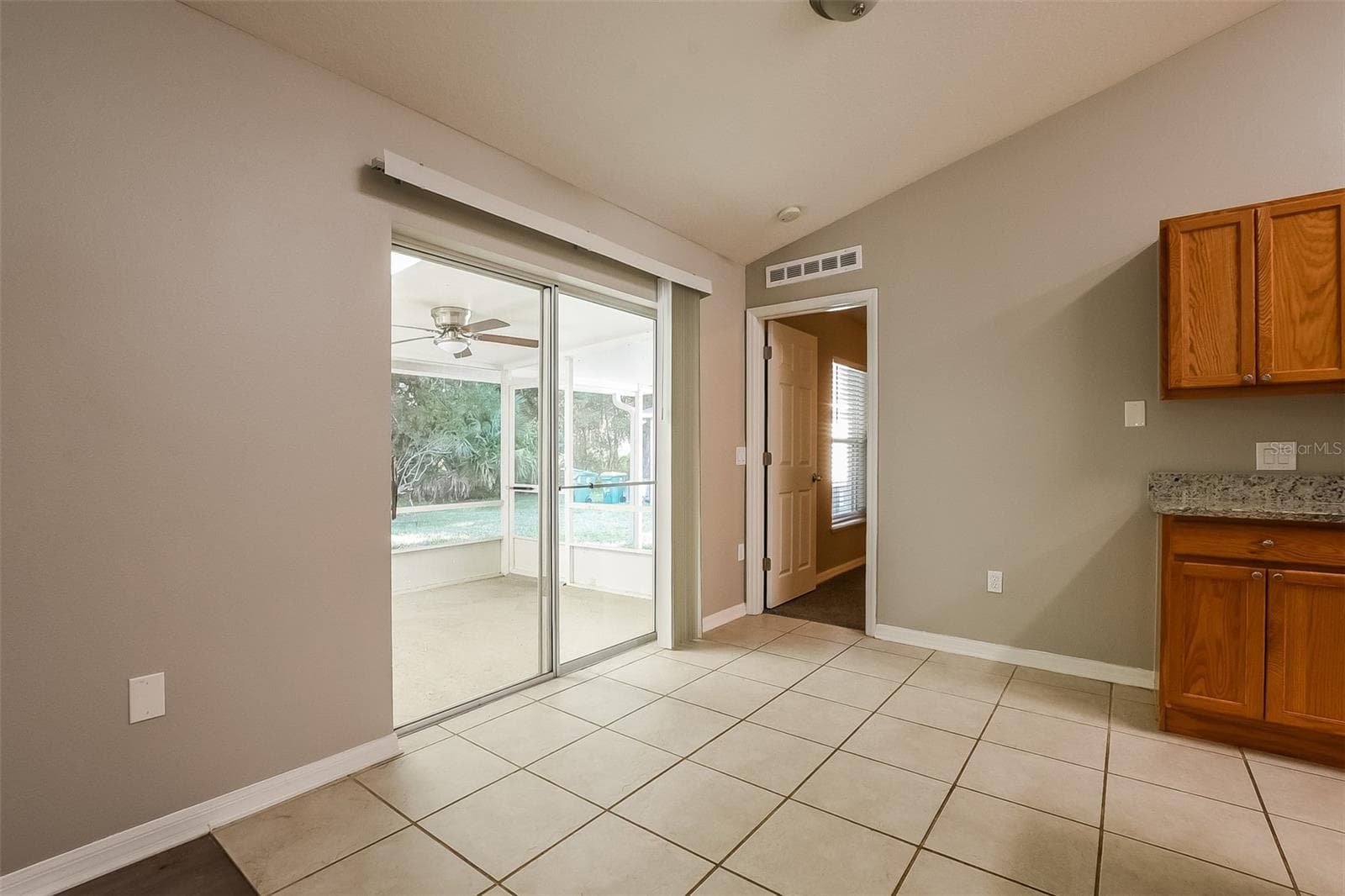 Single Family Residence at 949 CASCADES PARK TRL, DELAND, photo 7 of 21
