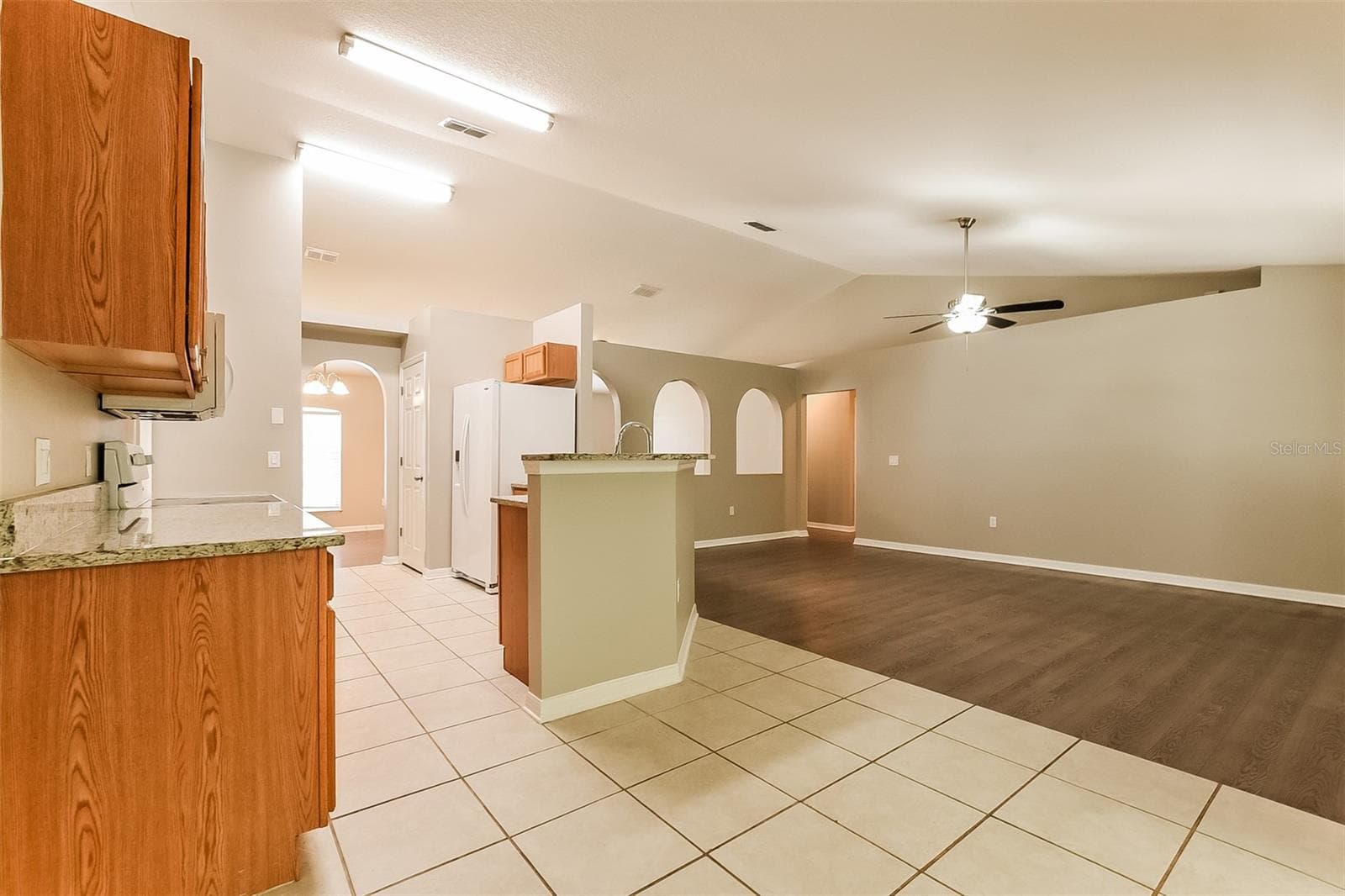 Single Family Residence at 949 CASCADES PARK TRL, DELAND, photo 8 of 21