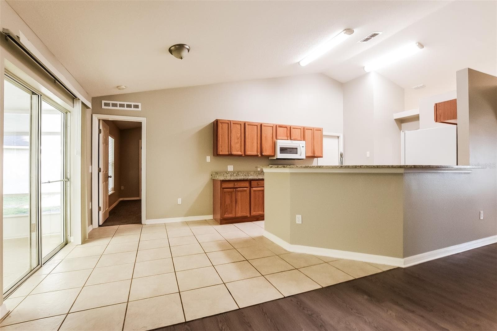 Single Family Residence at 949 CASCADES PARK TRL, DELAND, photo 9 of 21
