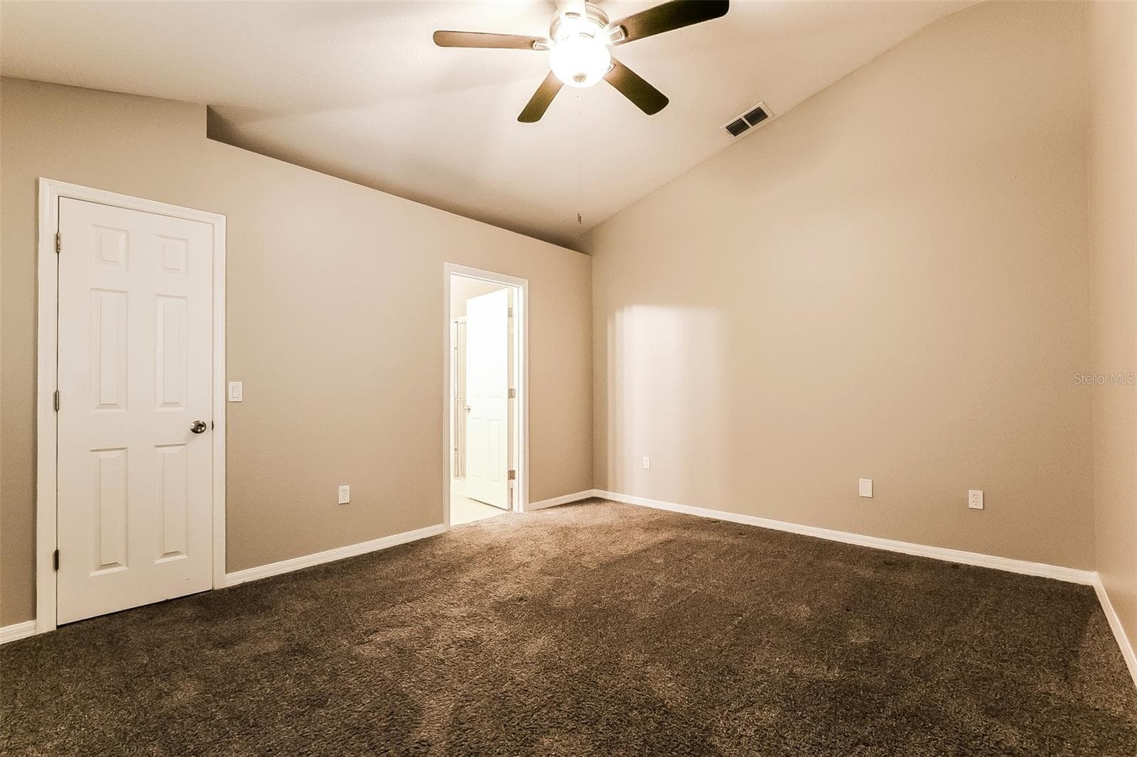 Single Family Residence at 949 CASCADES PARK TRL, DELAND, photo 14 of 21