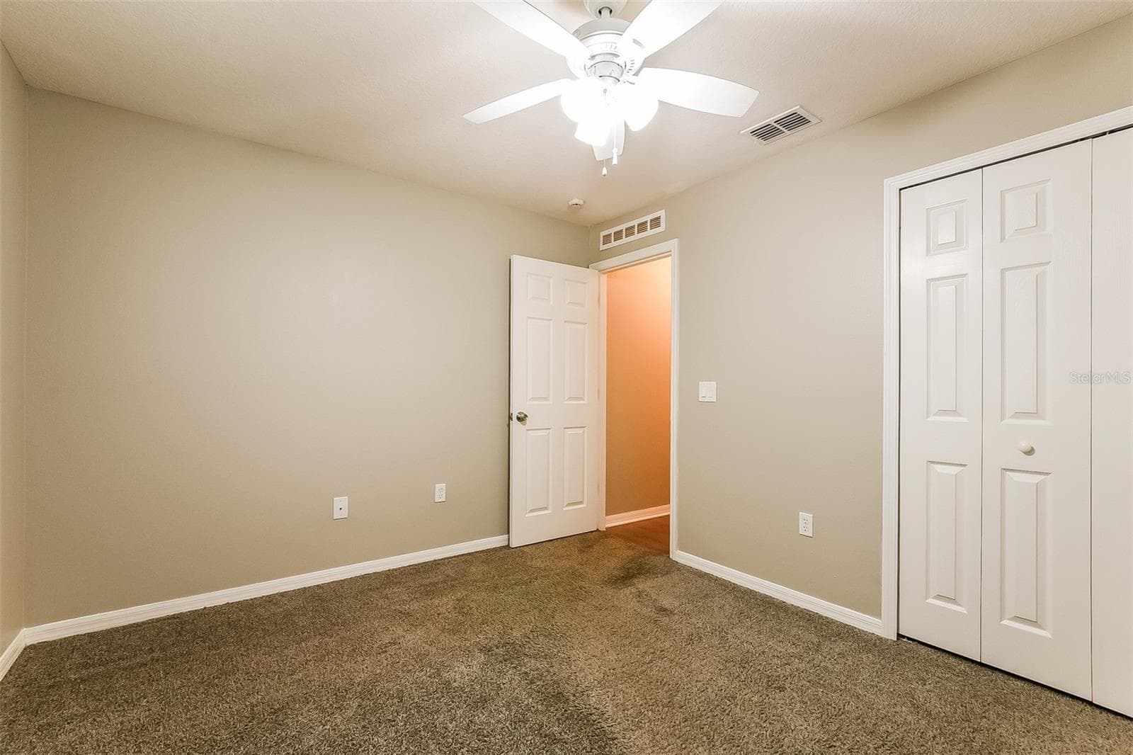 Single Family Residence at 949 CASCADES PARK TRL, DELAND, photo 16 of 21