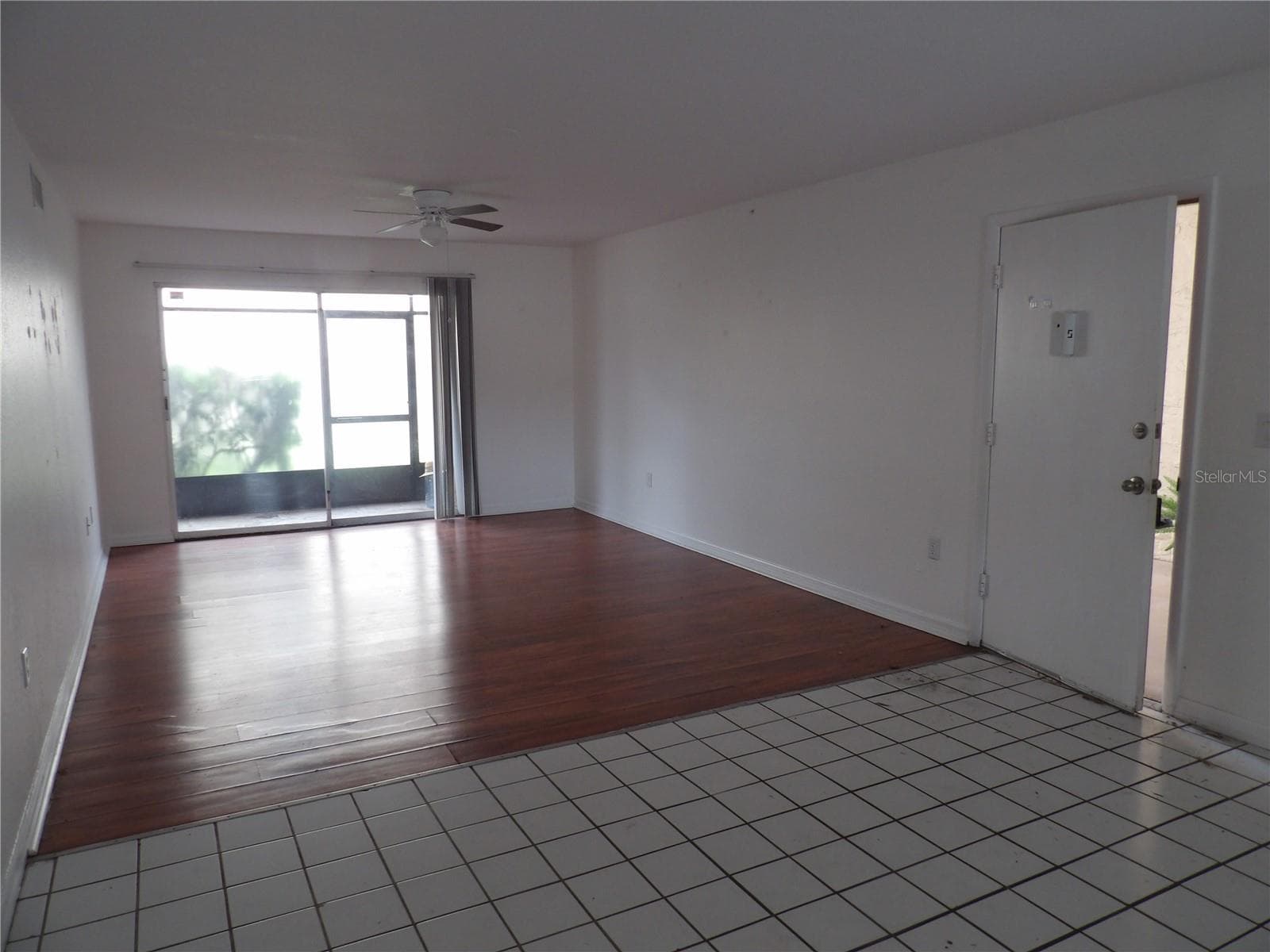 Condominium at 3836 N LAKE DR #119, TAMPA, photo 5 of 17