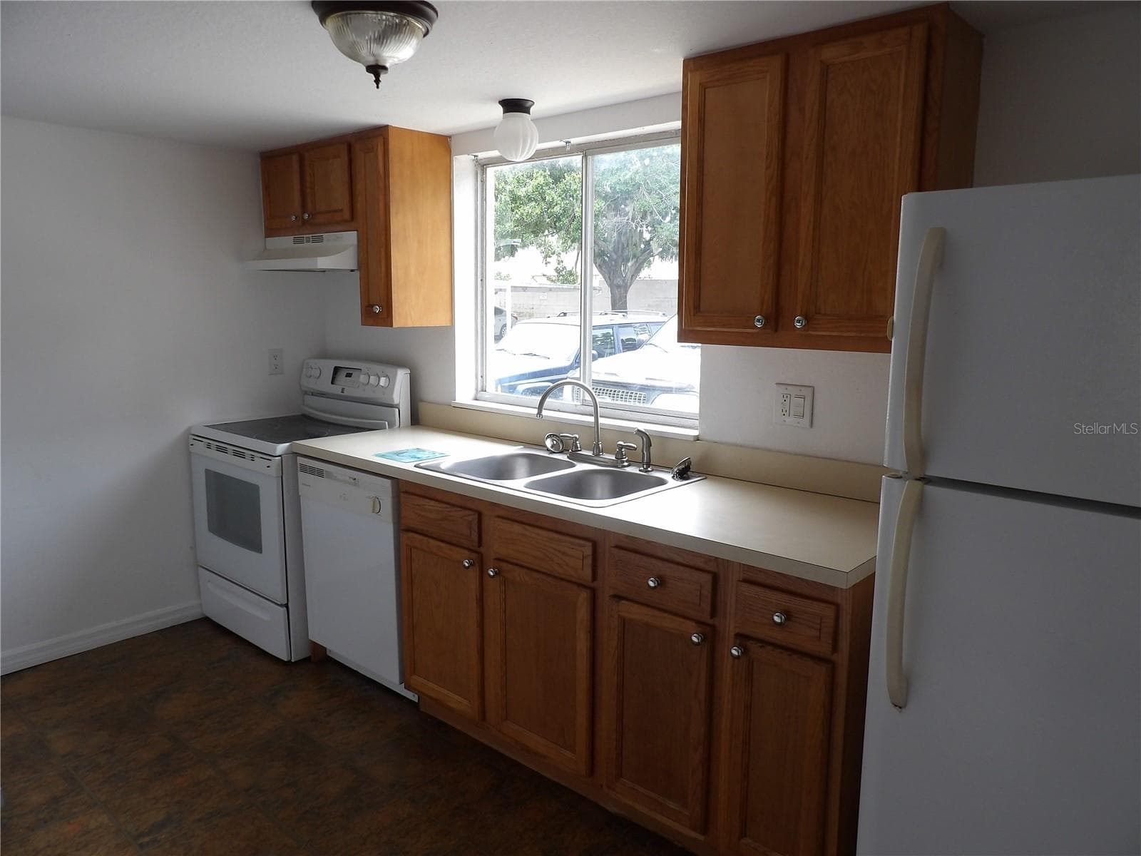 Condominium at 3836 N LAKE DR #119, TAMPA, photo 8 of 17