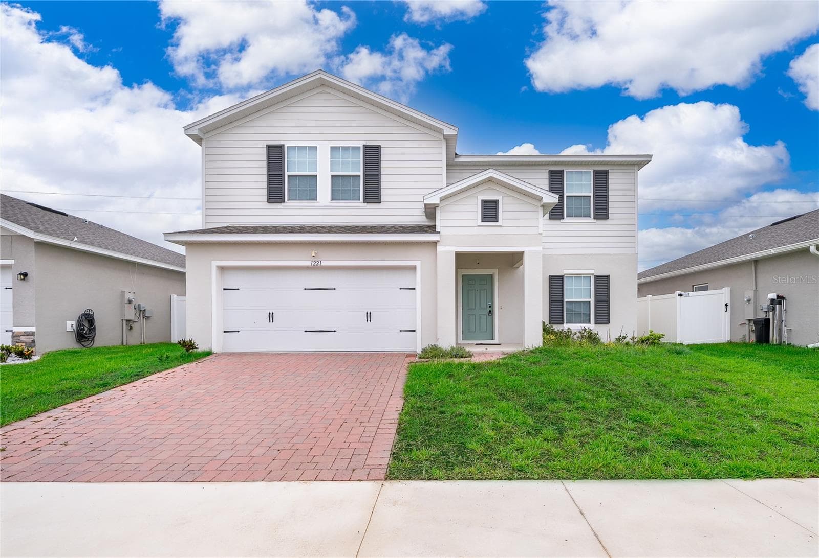 1221 LEXINGTON LN