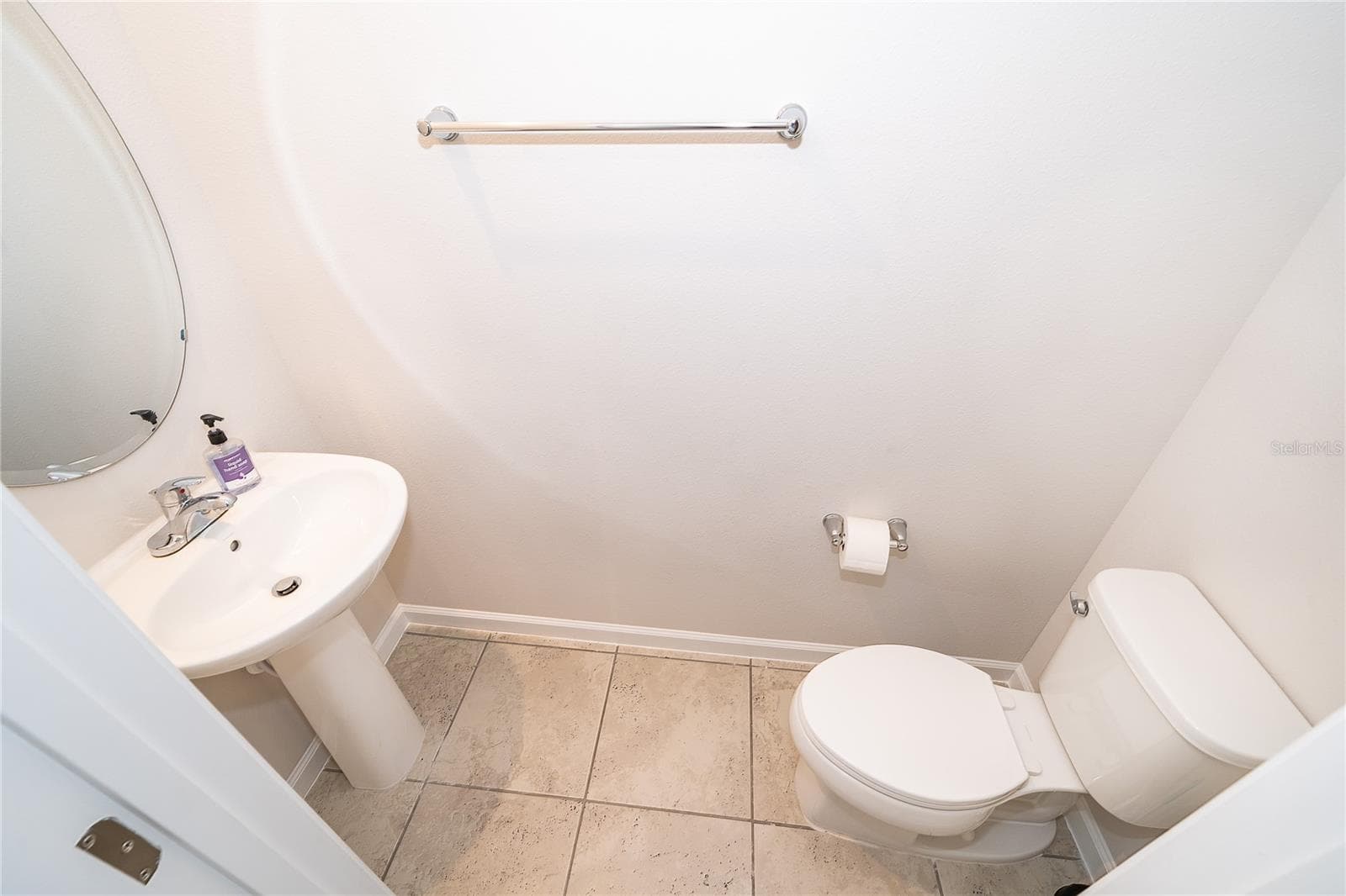1st Floor half bathroom - 1221 LEXINGTON LN, HAINES CITY
