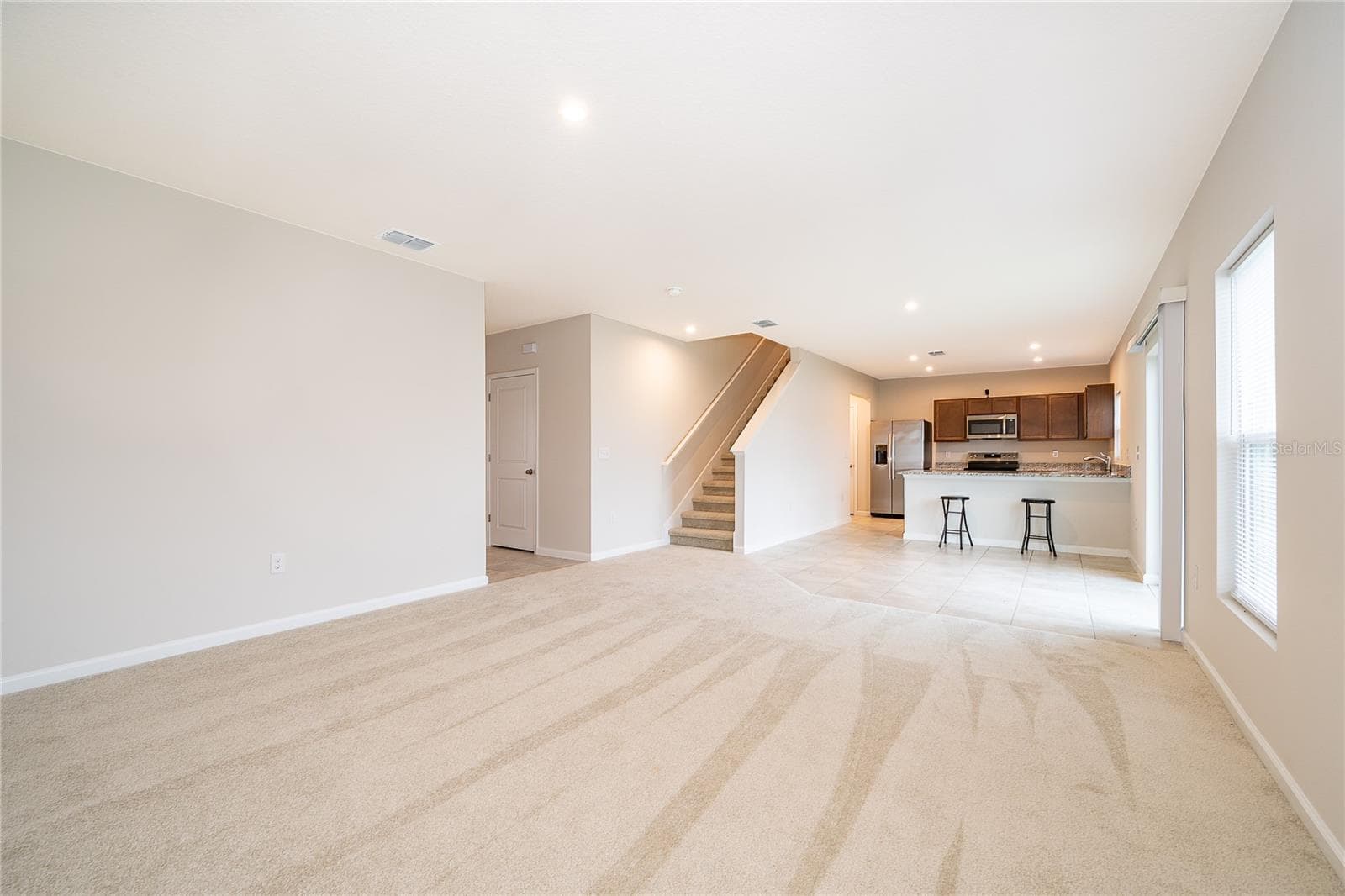 Living Room - 1221 LEXINGTON LN, HAINES CITY