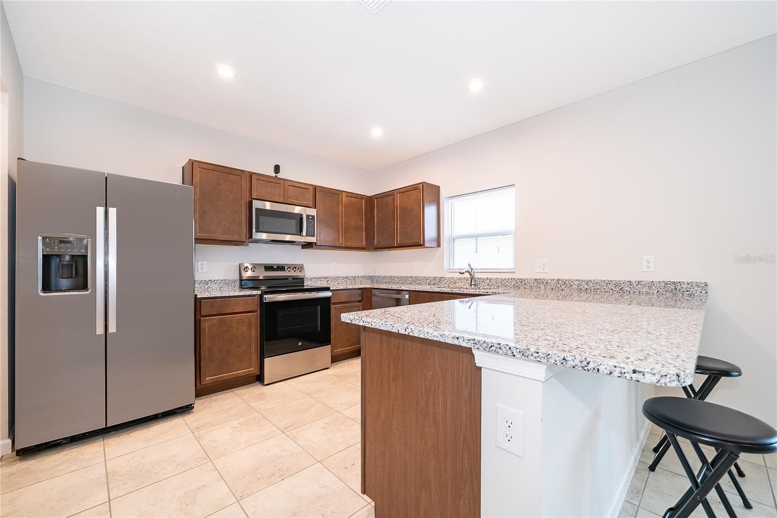 Kitchen - 1221 LEXINGTON LN, HAINES CITY