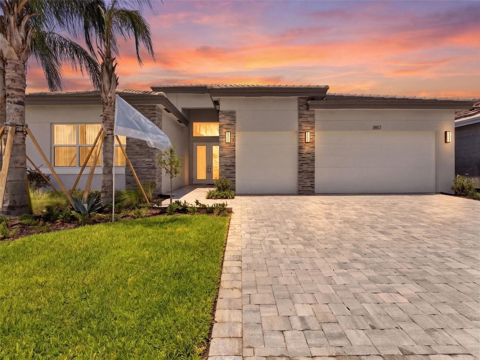Where Florida Sunrise or Sunsets are a treat to enjoy - 3857 CABERNET TER, WESLEY CHAPEL