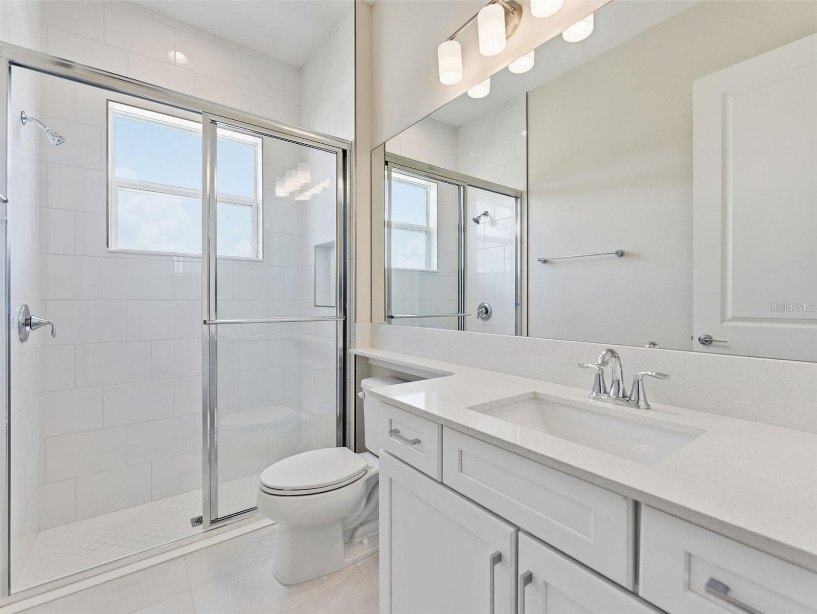 Front Bathroom - 3857 CABERNET TER, WESLEY CHAPEL
