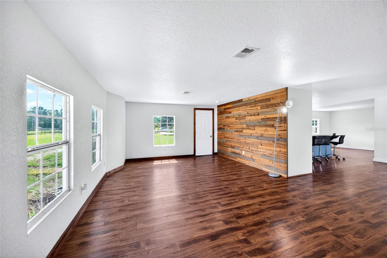 Manufactured Home at 4162 LAUGHLIN RD, MOUNT DORA, photo 12 of 38