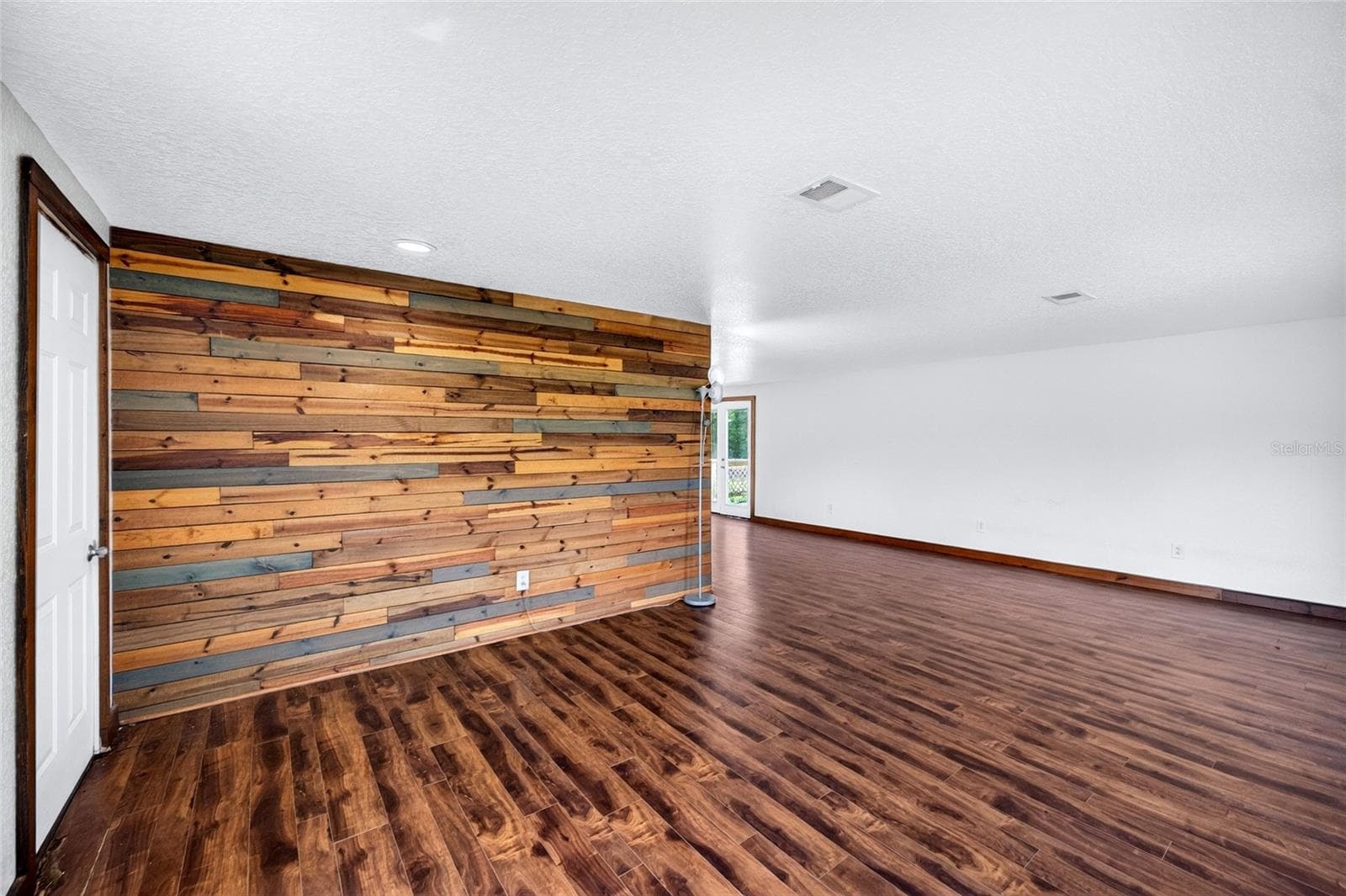 Manufactured Home at 4162 LAUGHLIN RD, MOUNT DORA, photo 17 of 38