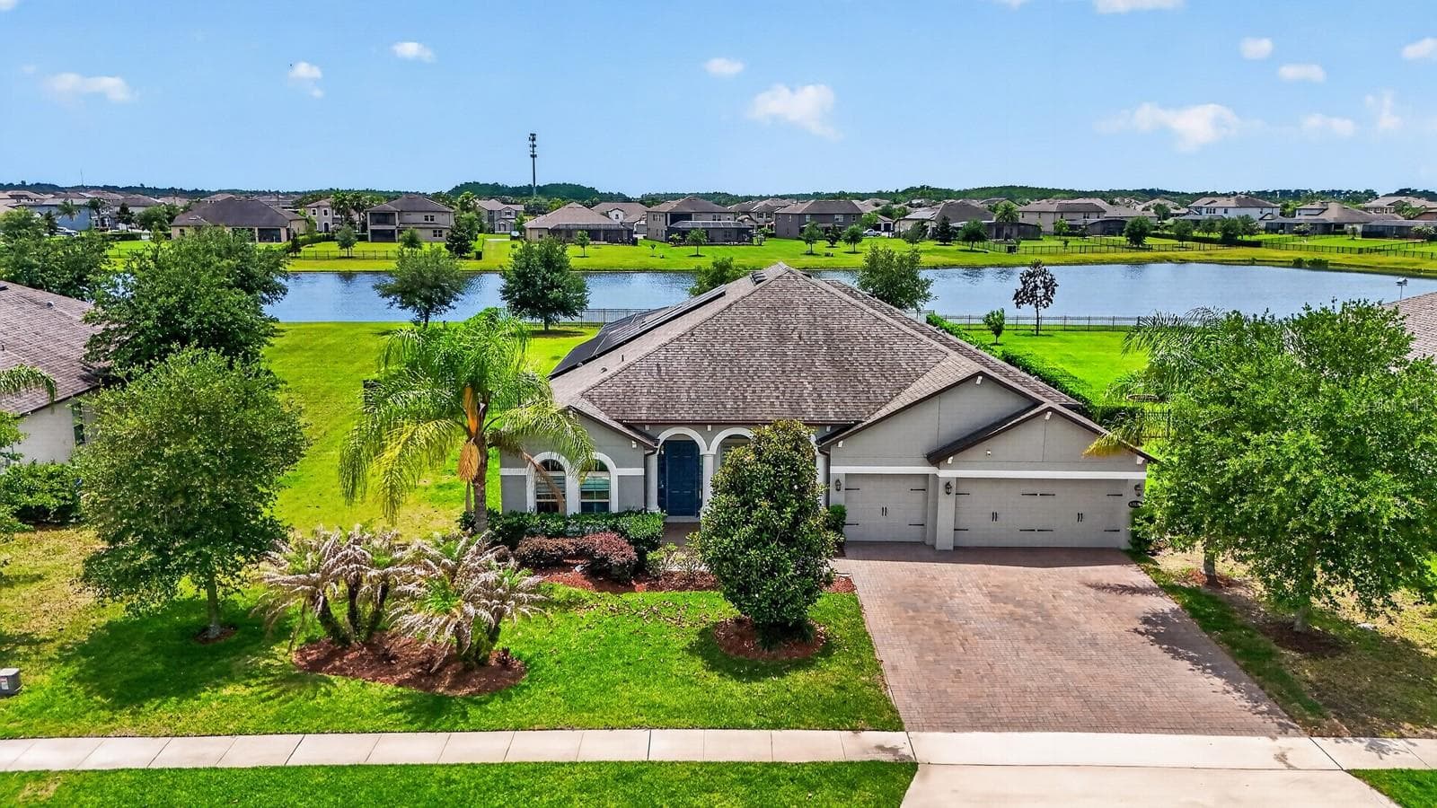 17614 SAILFIN DR