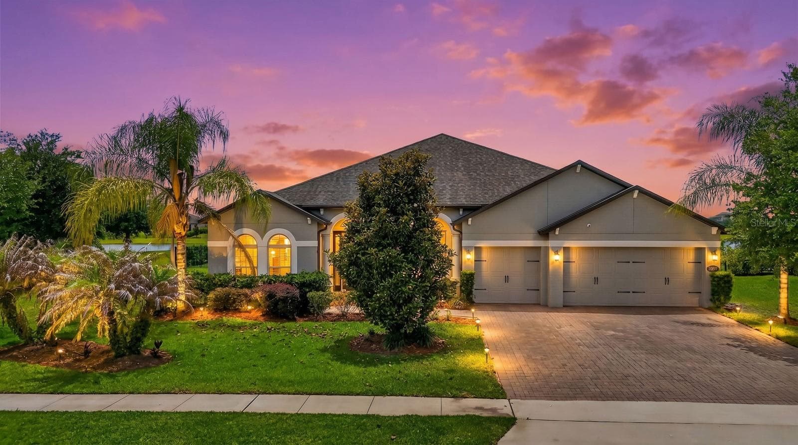 Single Family Residence at 17614 SAILFIN DR, ORLANDO, photo 2 of 47