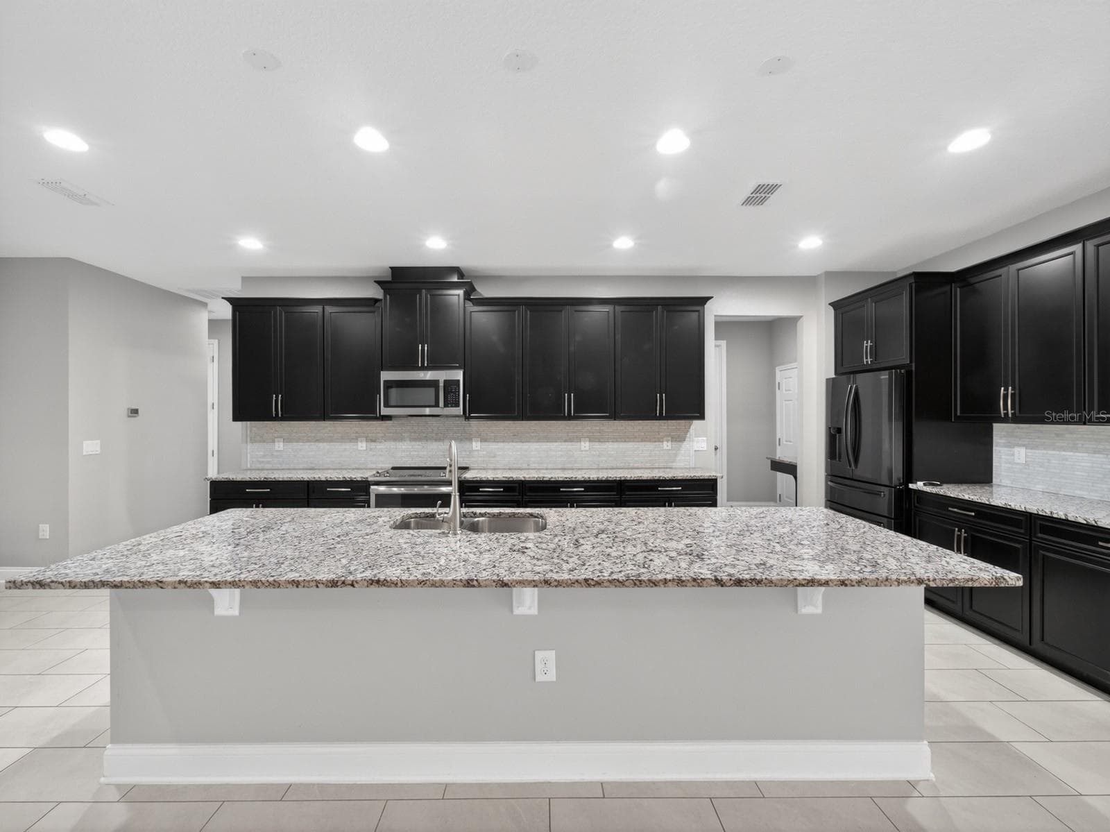 Single Family Residence at 17614 SAILFIN DR, ORLANDO, photo 16 of 47