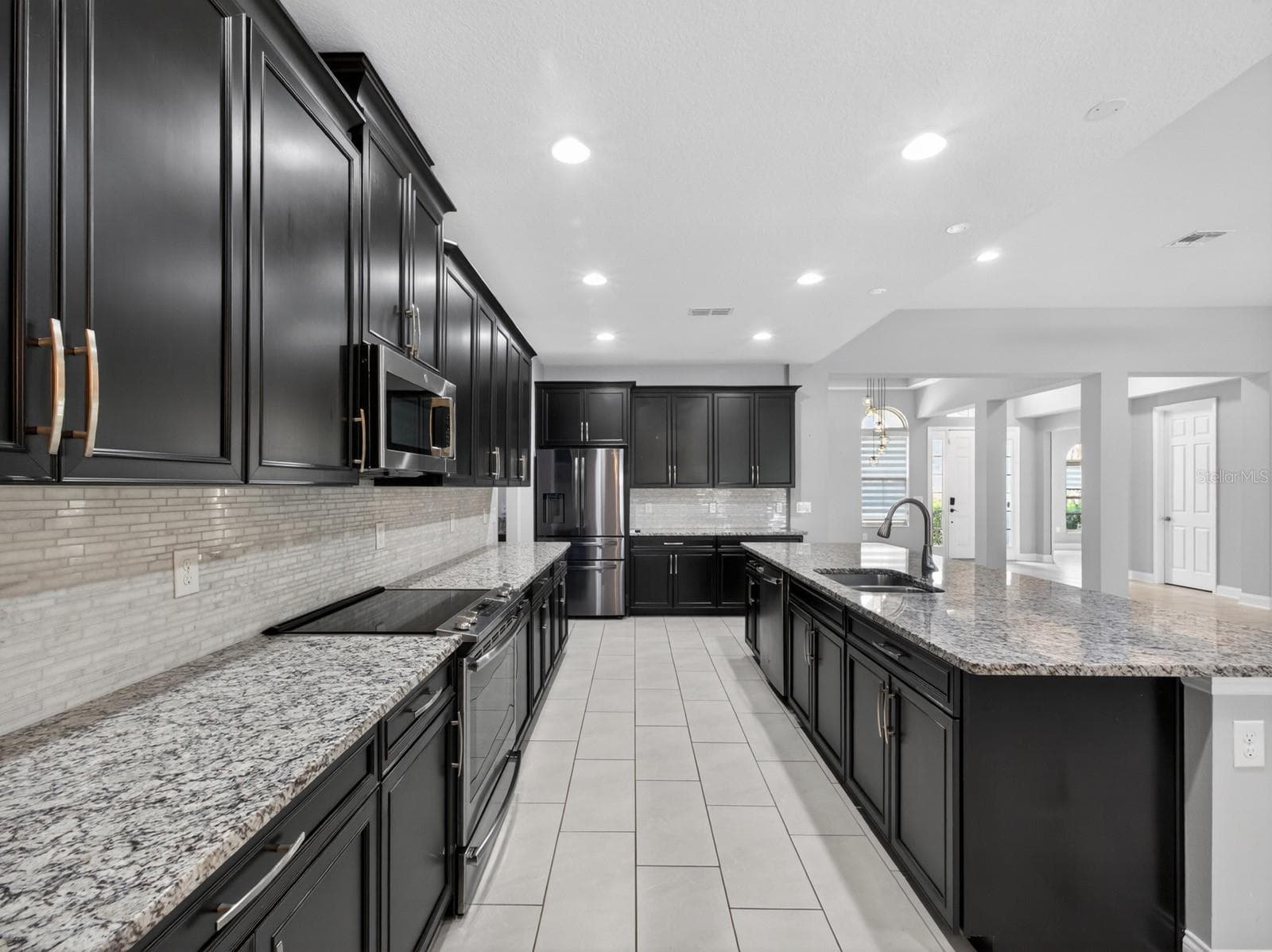 Single Family Residence at 17614 SAILFIN DR, ORLANDO, photo 18 of 47