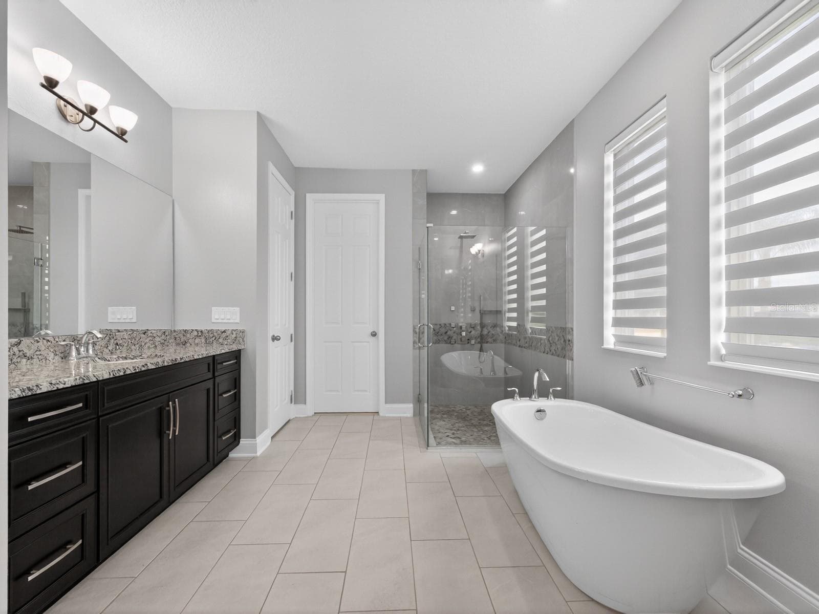 Single Family Residence at 17614 SAILFIN DR, ORLANDO, photo 25 of 47
