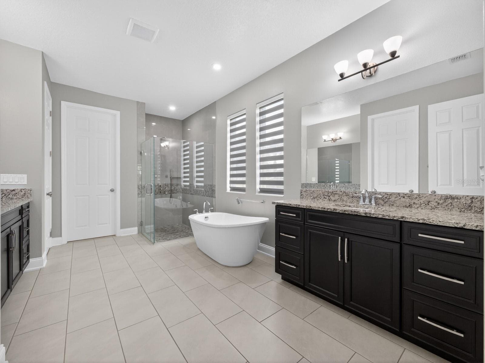 Single Family Residence at 17614 SAILFIN DR, ORLANDO, photo 26 of 47