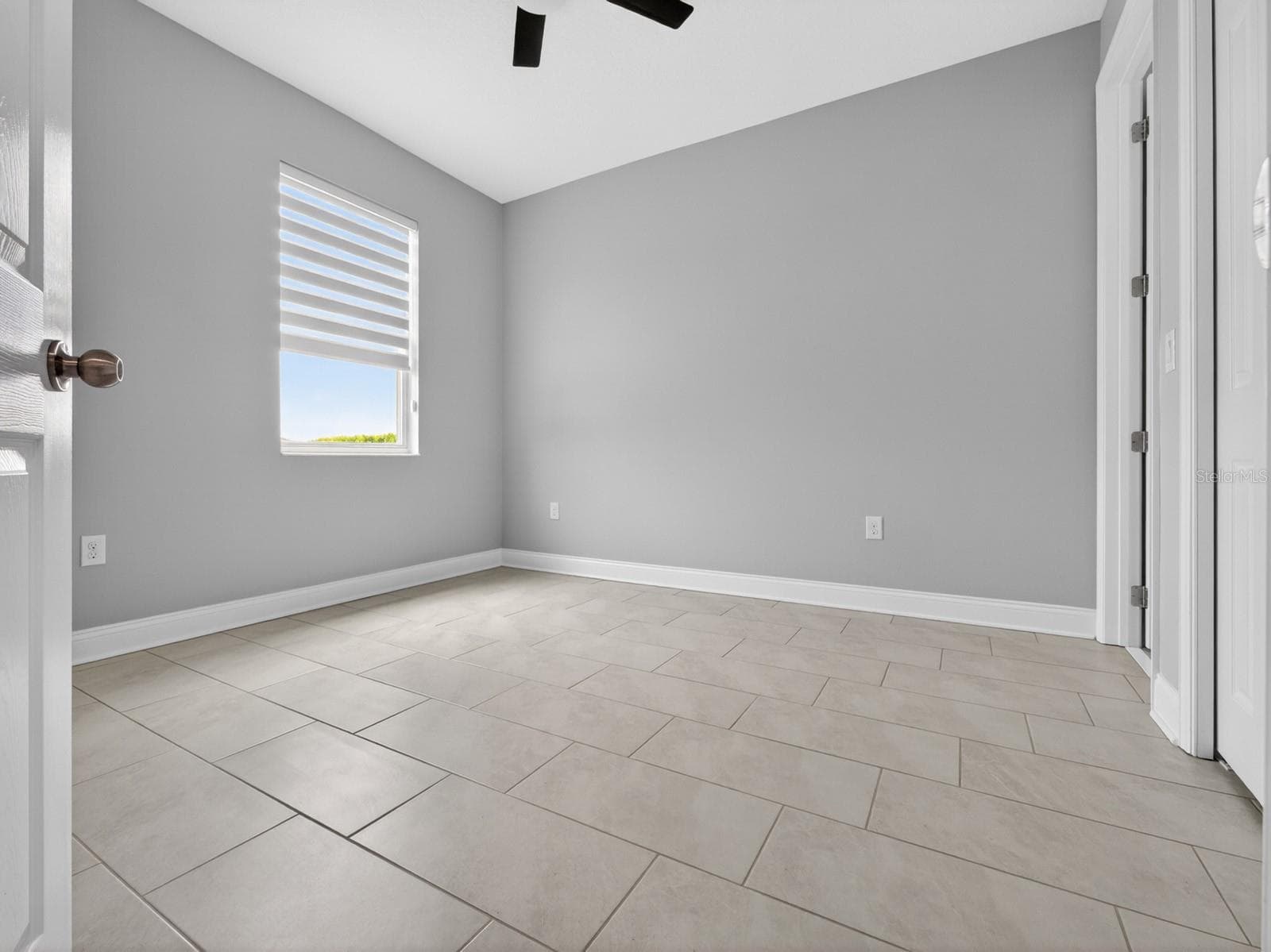 Single Family Residence at 17614 SAILFIN DR, ORLANDO, photo 32 of 47