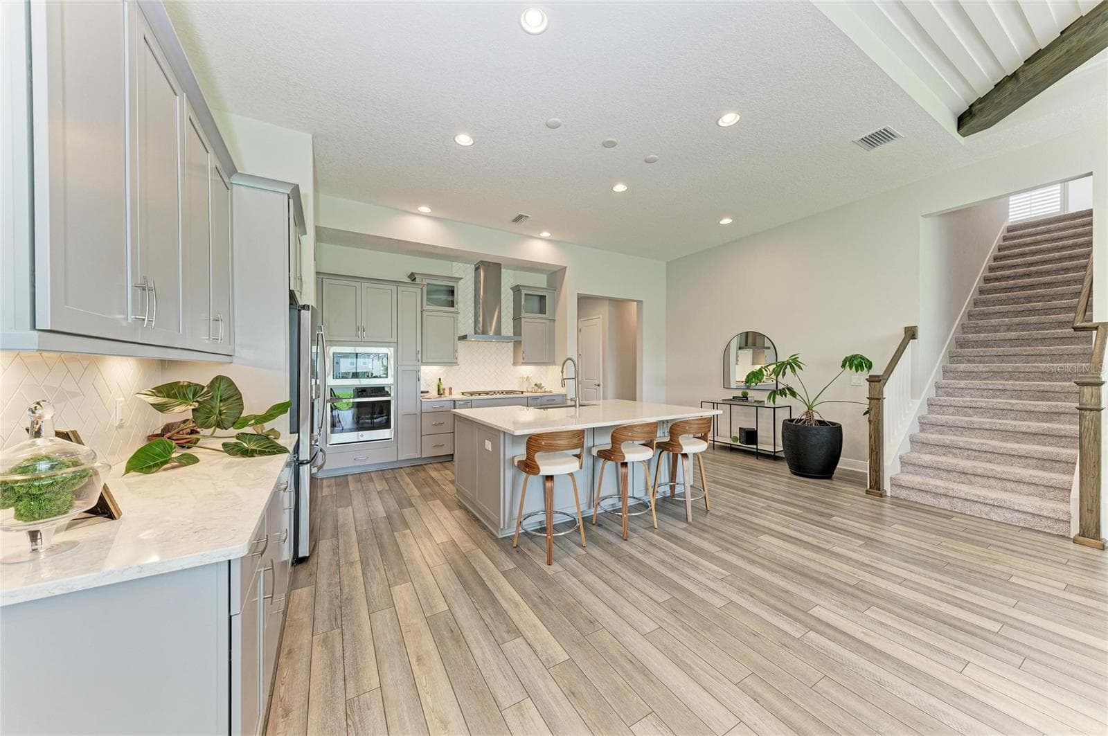 Stainless steel appliances - 17725 ROOST PL, LAKEWOOD RANCH