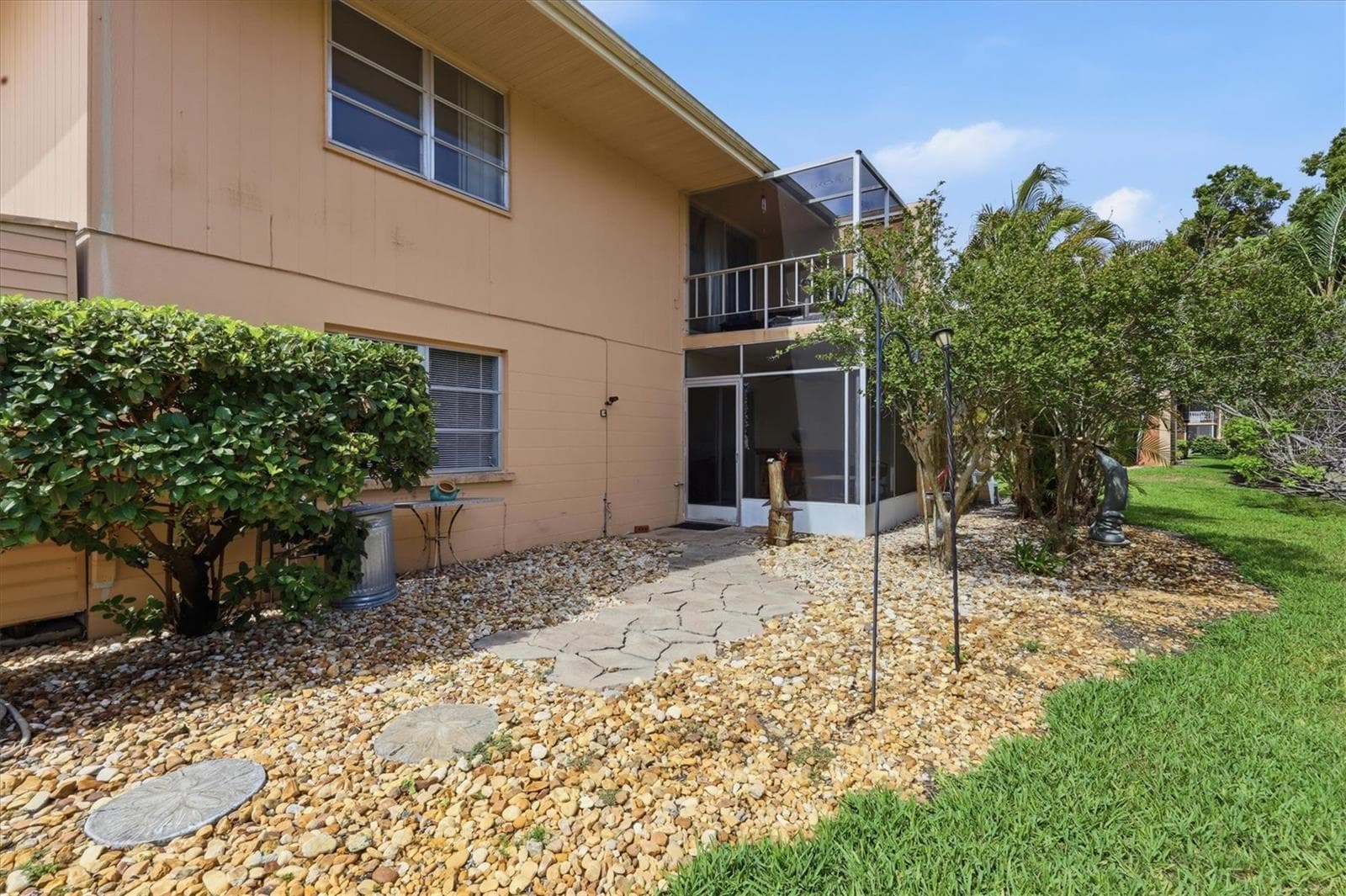 Condominium at 2223 BENEVA TER #2222, SARASOTA, photo 29 of 39