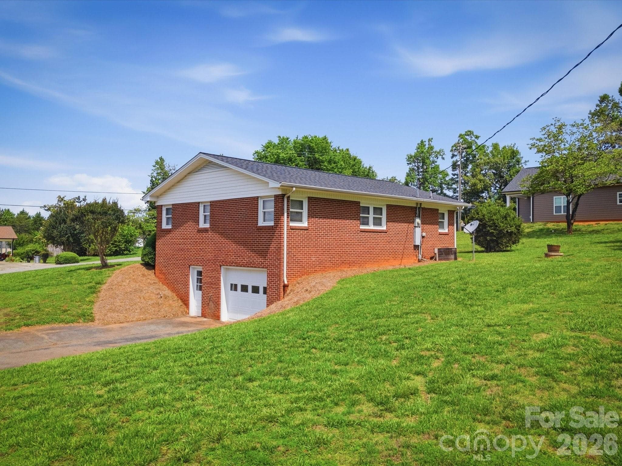 Single Family Residence at 132 Starmount Circle, Morganton, photo 6 of 31
