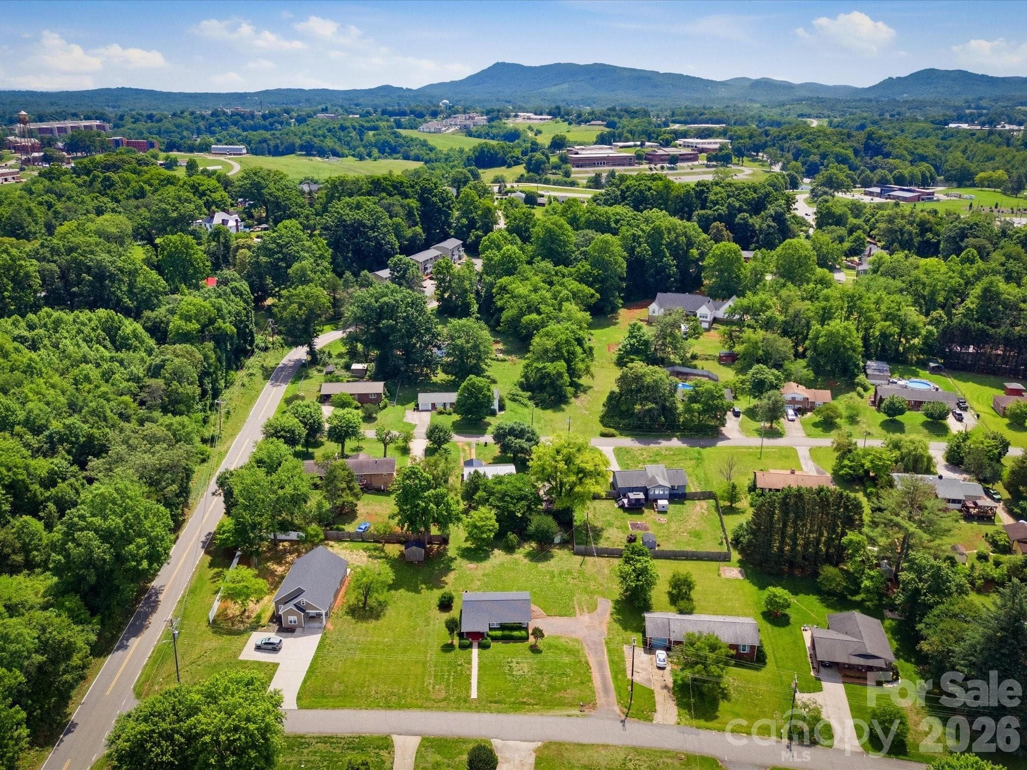 Single Family Residence at 132 Starmount Circle, Morganton, photo 10 of 31