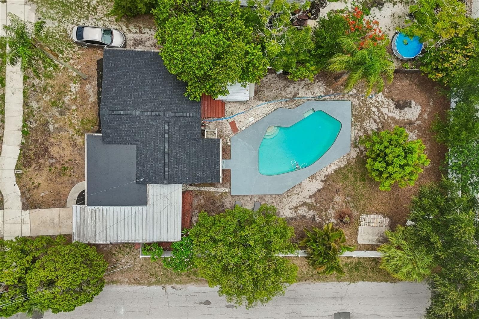 Single Family Residence at 1004 WASHINGTON AVE, LARGO, photo 2 of 21