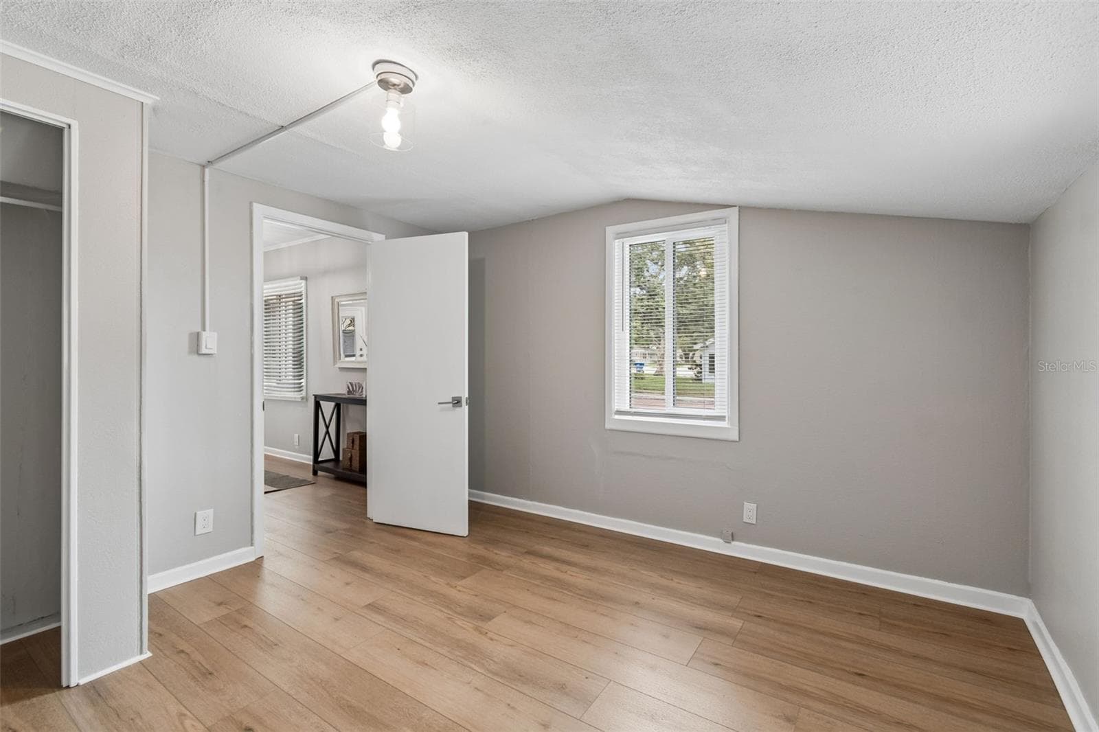 Single Family Residence at 1004 WASHINGTON AVE, LARGO, photo 13 of 21