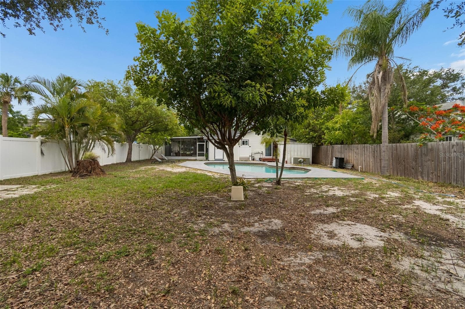 Single Family Residence at 1004 WASHINGTON AVE, LARGO, photo 19 of 21