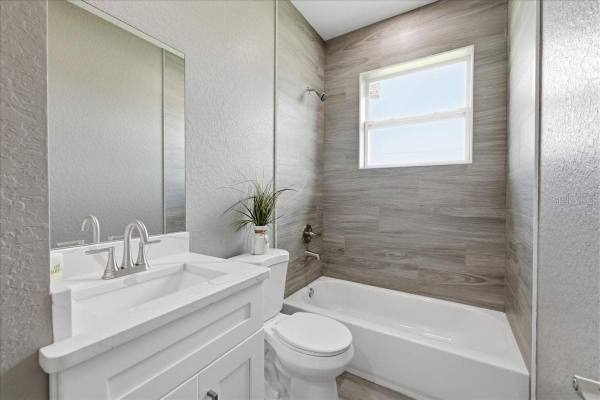 Guest bedroom bath - 2683 HOPWOOD RD, NORTH PORT