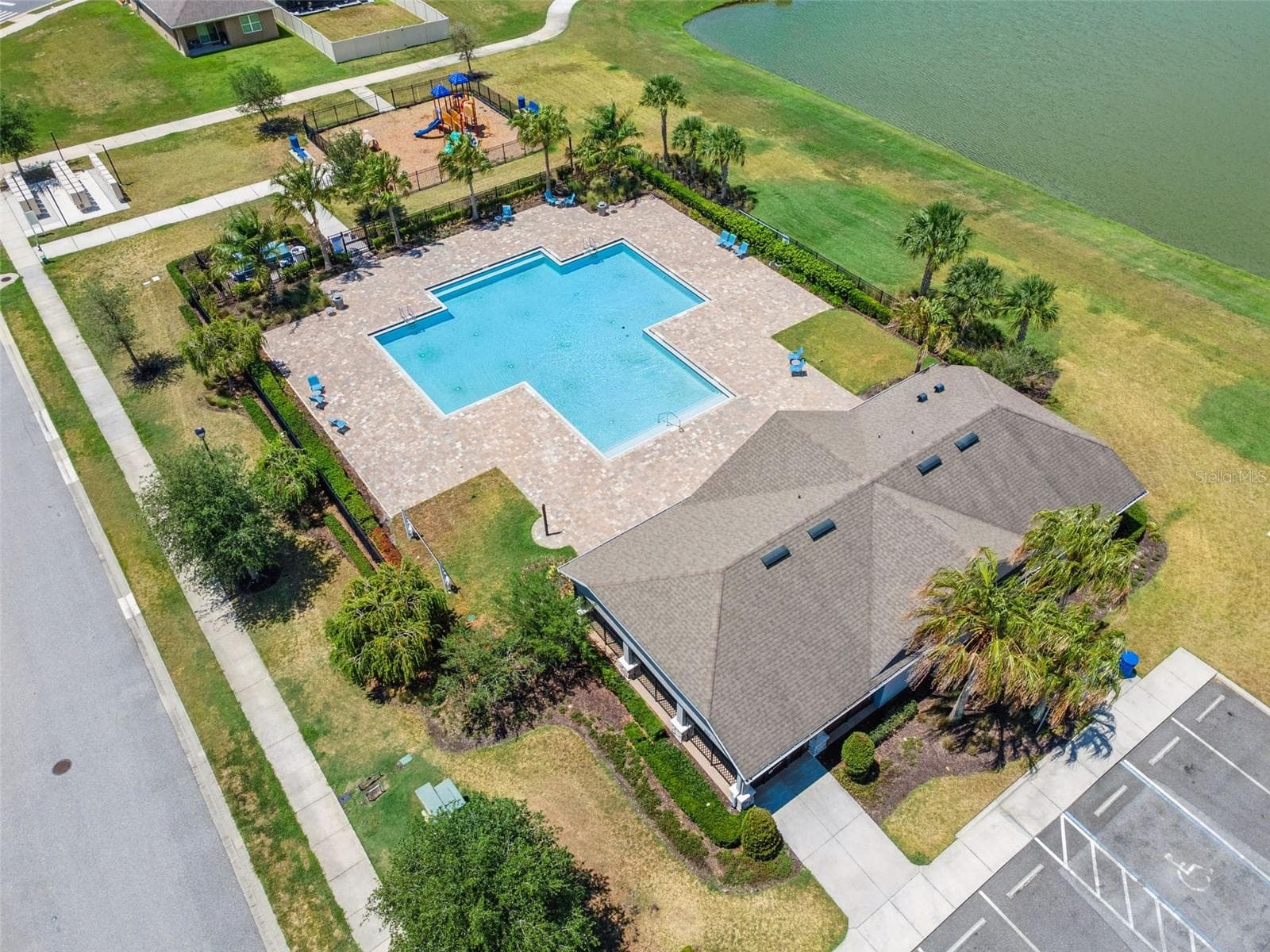 Single Family Residence at 4013 SILVERSTREAM TER, SANFORD, photo 33 of 41