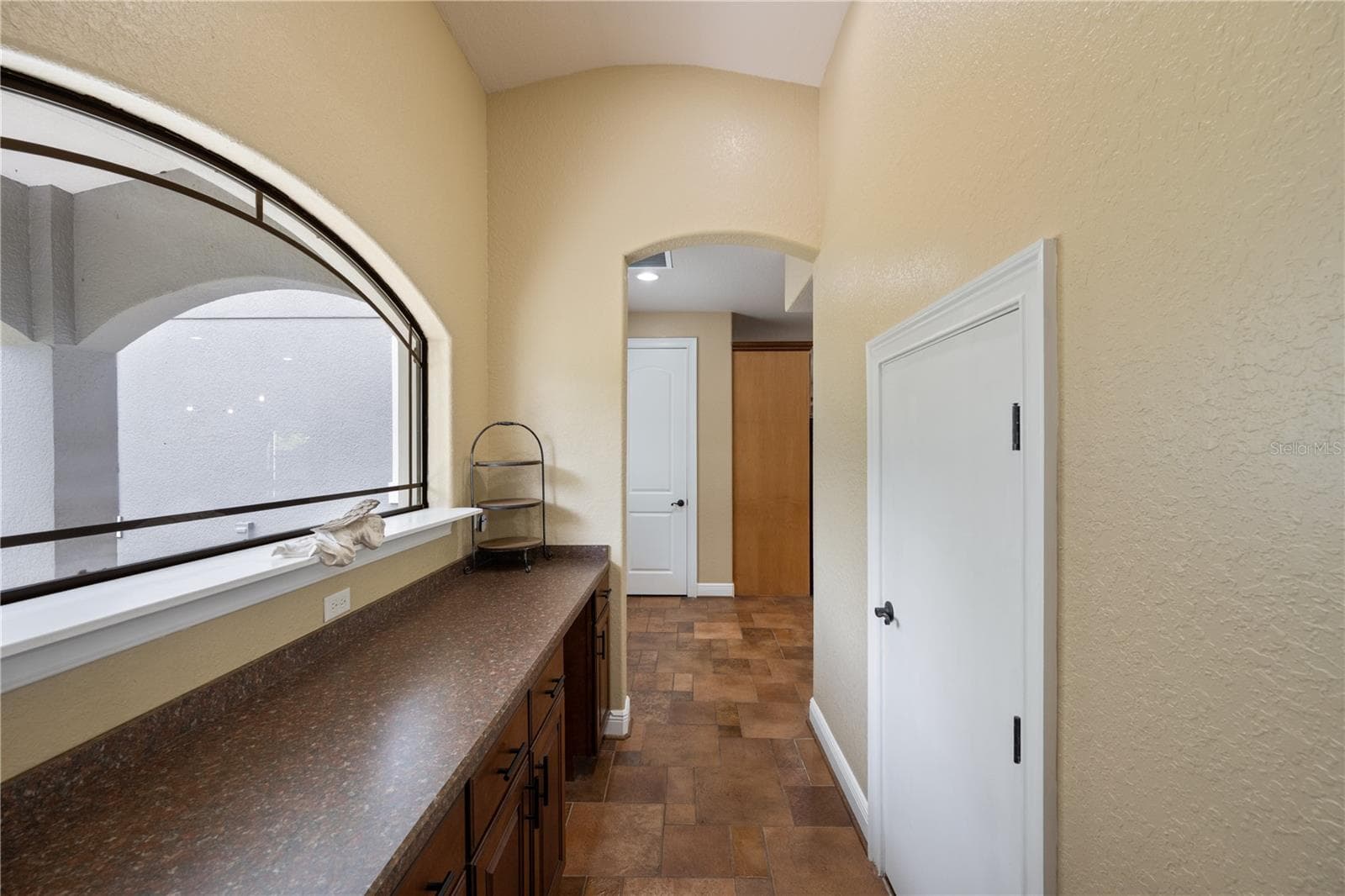 Single Family Residence at 5920 EDGERTON AVE, ORLANDO, photo 7 of 56