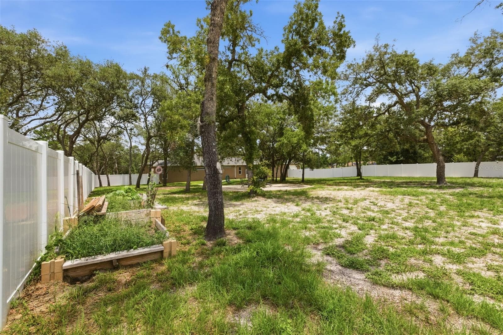 Single Family Residence at 11145 MOUNTAIN MOCKINGBIRD RD, WEEKI WACHEE, photo 9 of 84