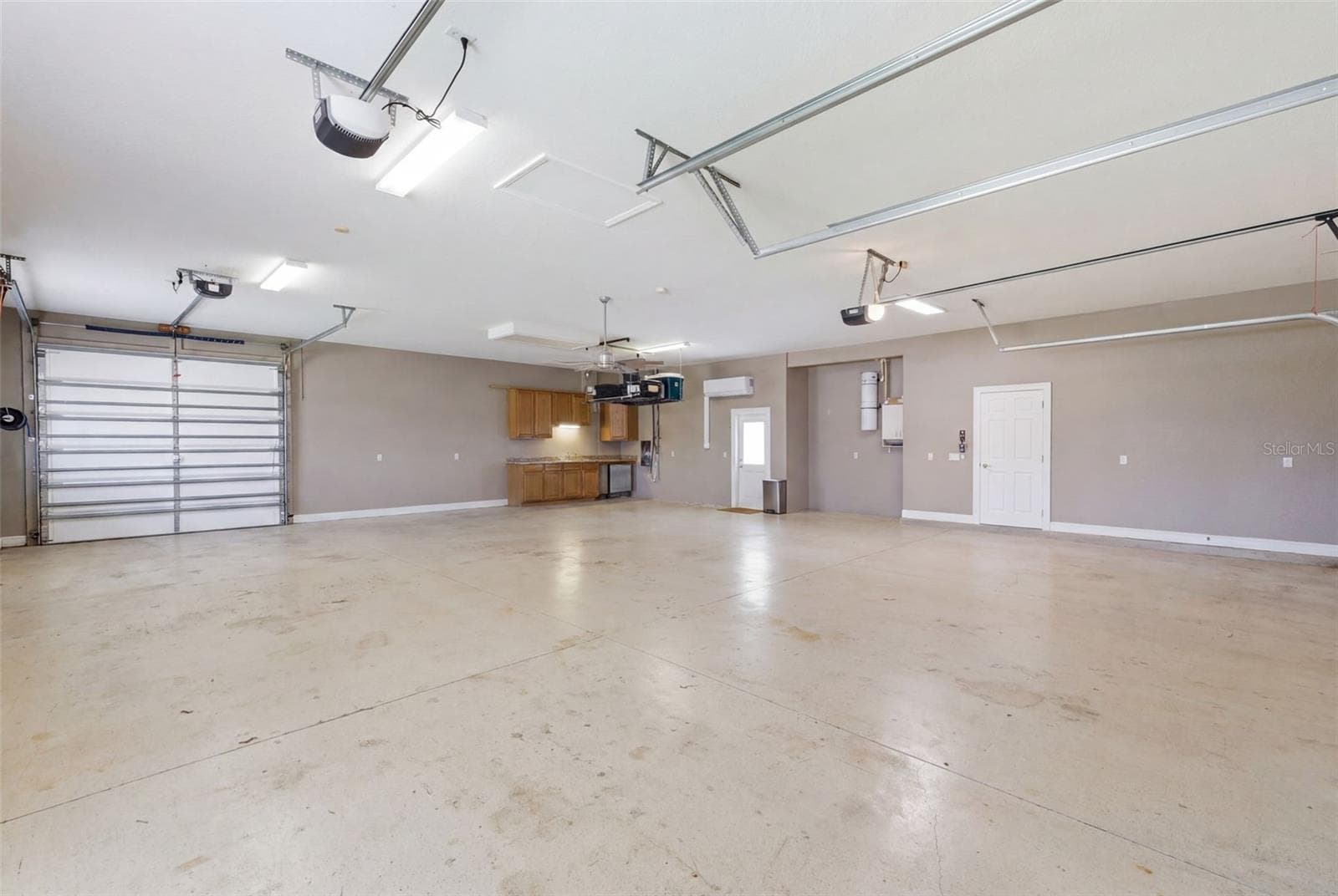 Single Family Residence at 11145 MOUNTAIN MOCKINGBIRD RD, WEEKI WACHEE, photo 27 of 84