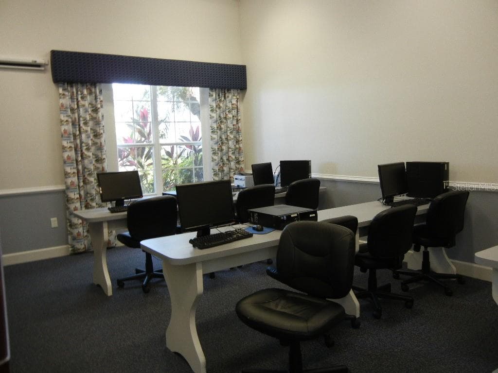 Computer Room - 5052 CHINA SEA, TAVARES