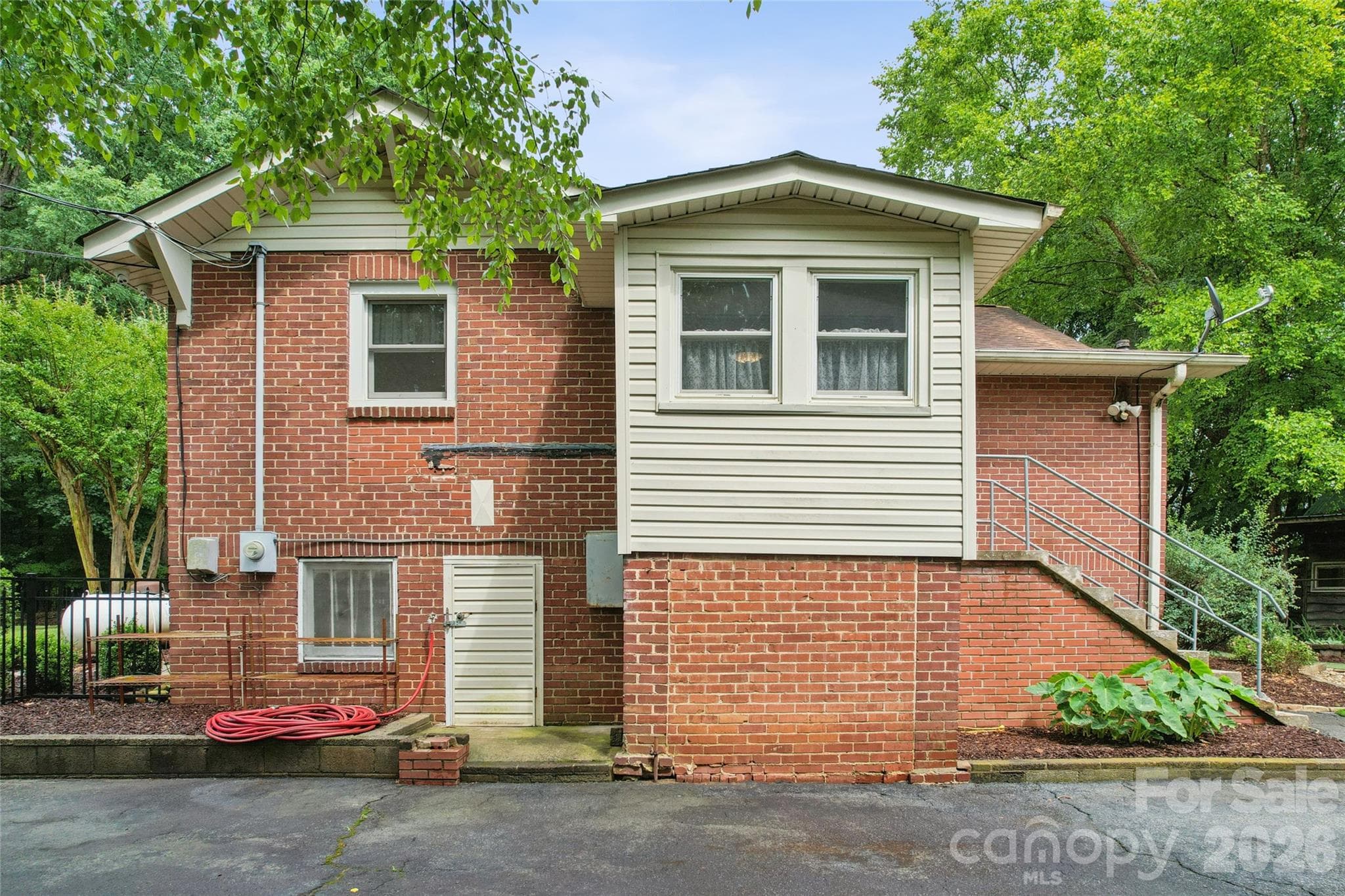 Single Family Residence at 400 Alpine Street NW, Kannapolis, photo 10 of 41