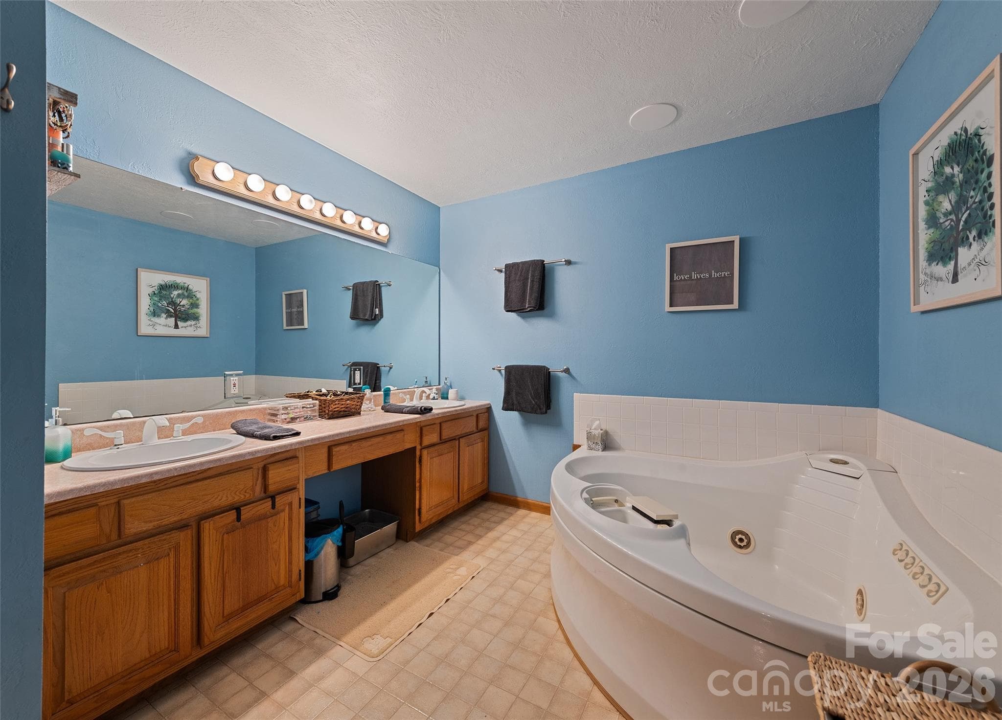 Primary Bath - 400 Sunset Heights, Canton