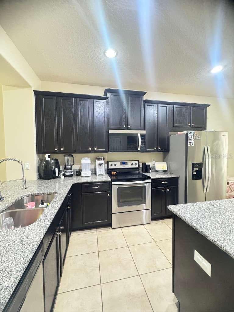 Single Family Residence at 2515 NOUVEAU WAY, KISSIMMEE, photo 9 of 36