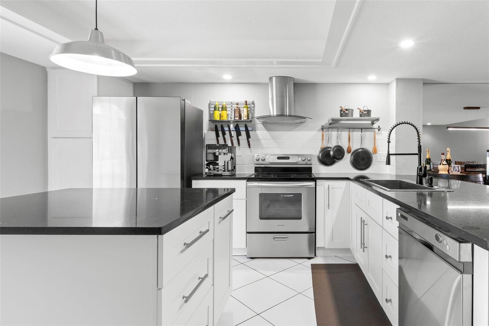 Townhouse at 737 PINELLAS BAYWAY S #308, ST PETERSBURG, photo 5 of 44
