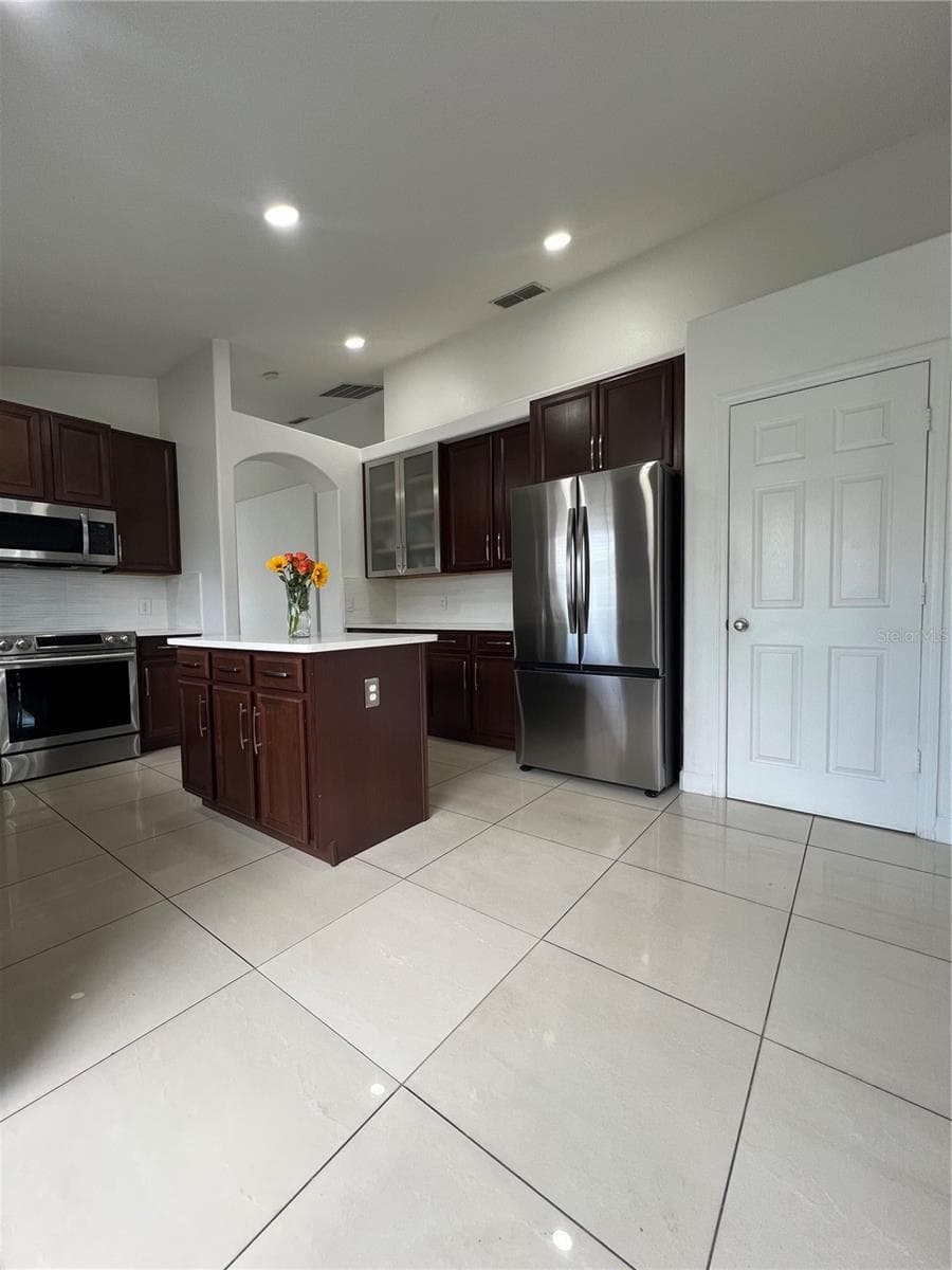 Single Family Residence at 3244 HERONS POINT CIR, KISSIMMEE, photo 13 of 30