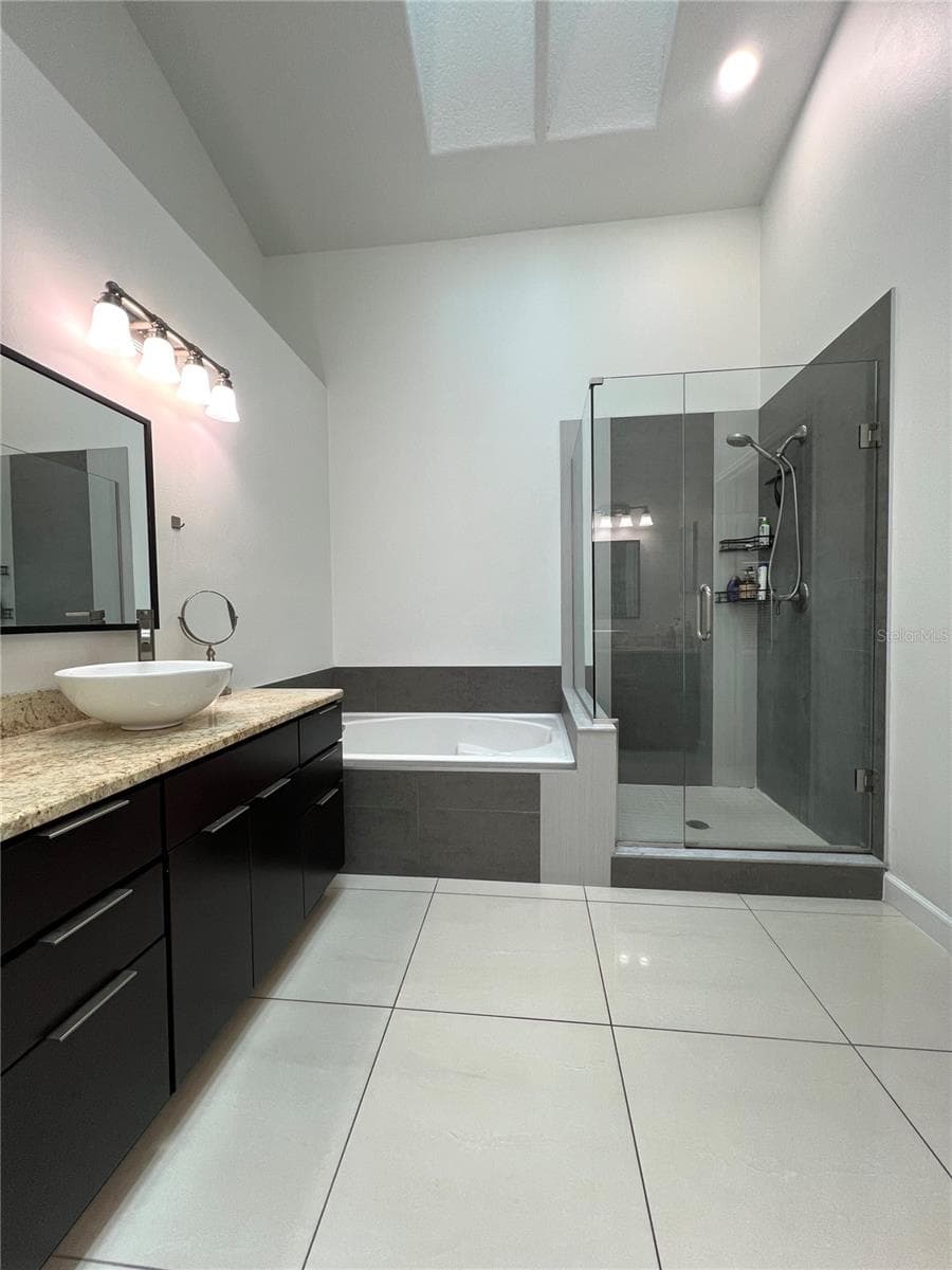 Single Family Residence at 3244 HERONS POINT CIR, KISSIMMEE, photo 19 of 30