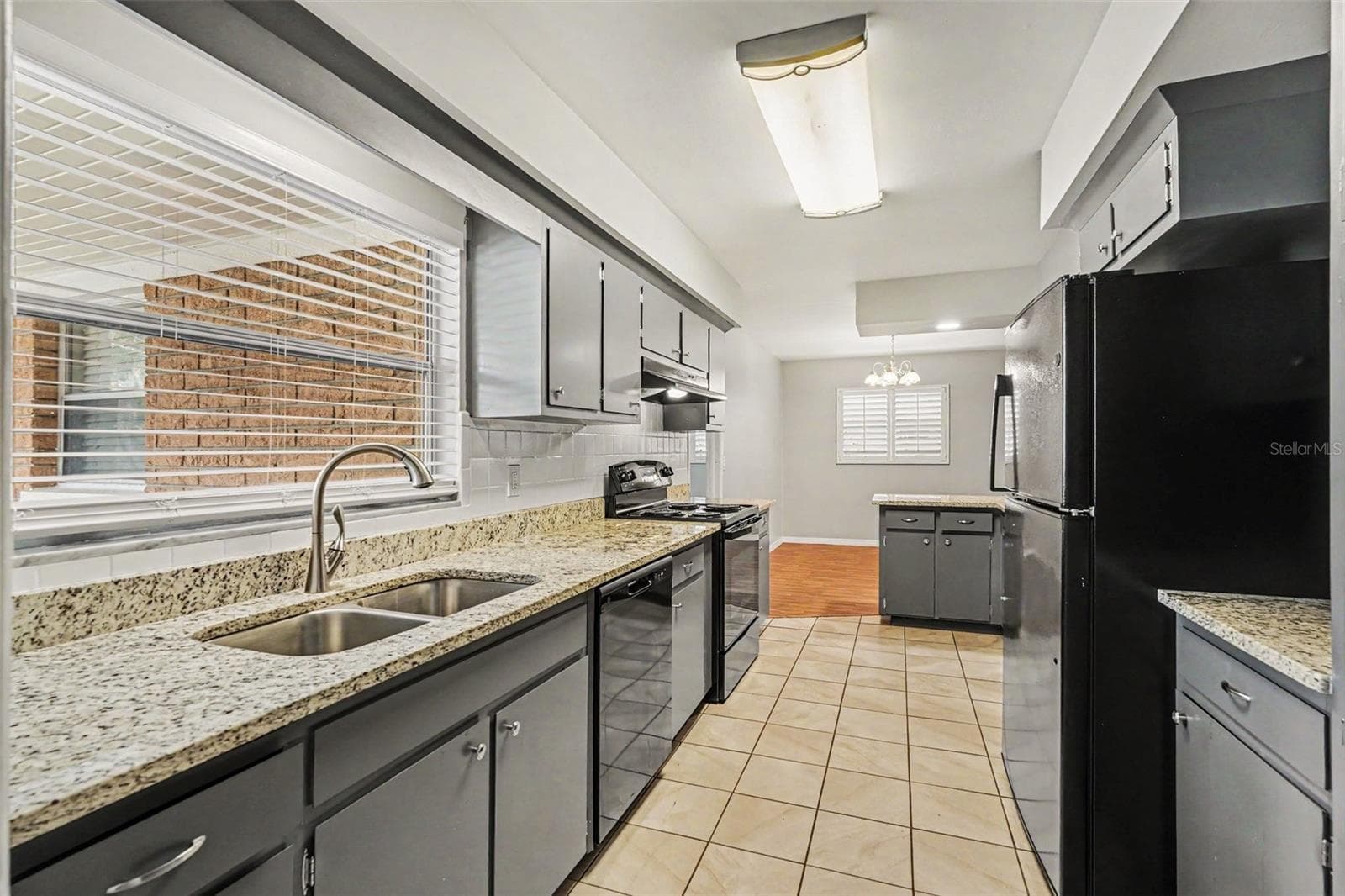 Single Family Residence at 714 COULTER PL, BRANDON, photo 9 of 22