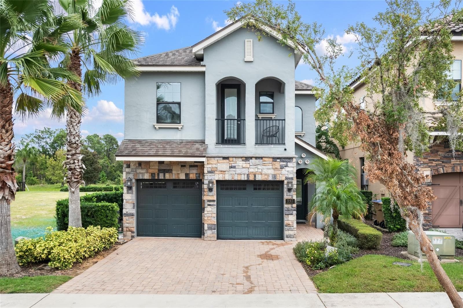 945 DESERT MOUNTAIN CT