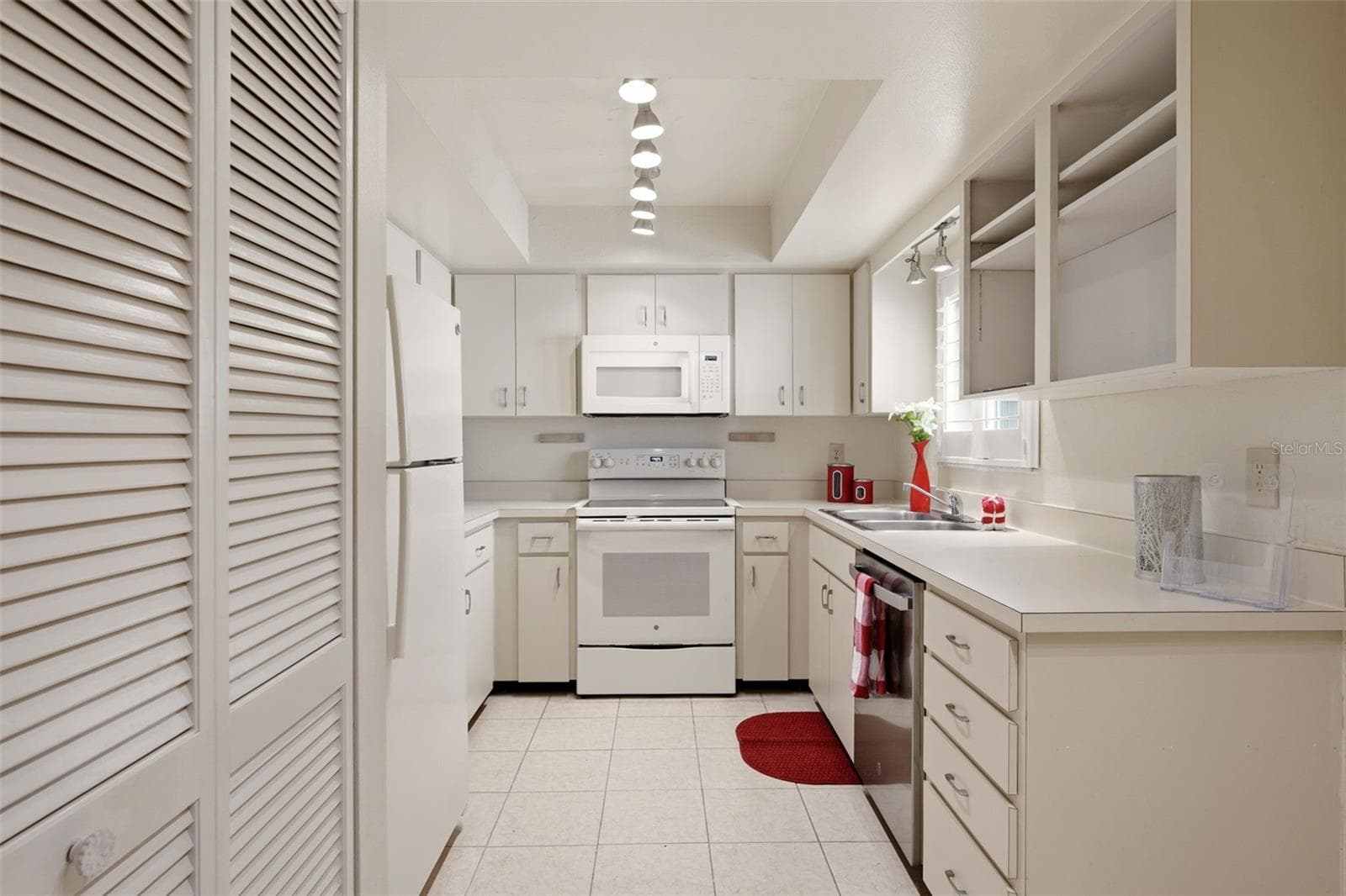 Condominium at 6132 29TH AVE W #6132, BRADENTON, photo 12 of 26