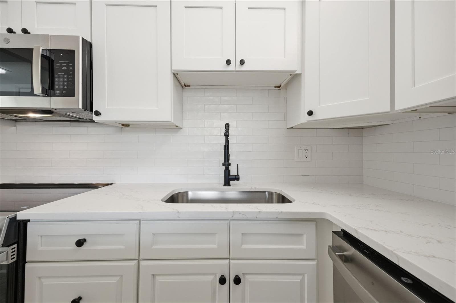 Condominium at 7465 BAY ISLAND DR S #112, SOUTH PASADENA, photo 11 of 55