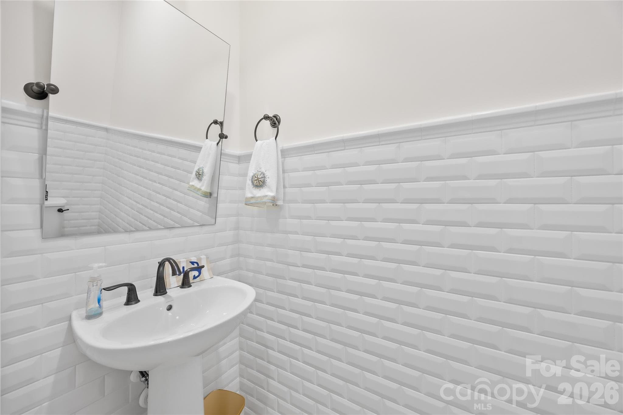 Single Family Residence at 124 Chimney Rock Court, Denver, photo 25 of 47