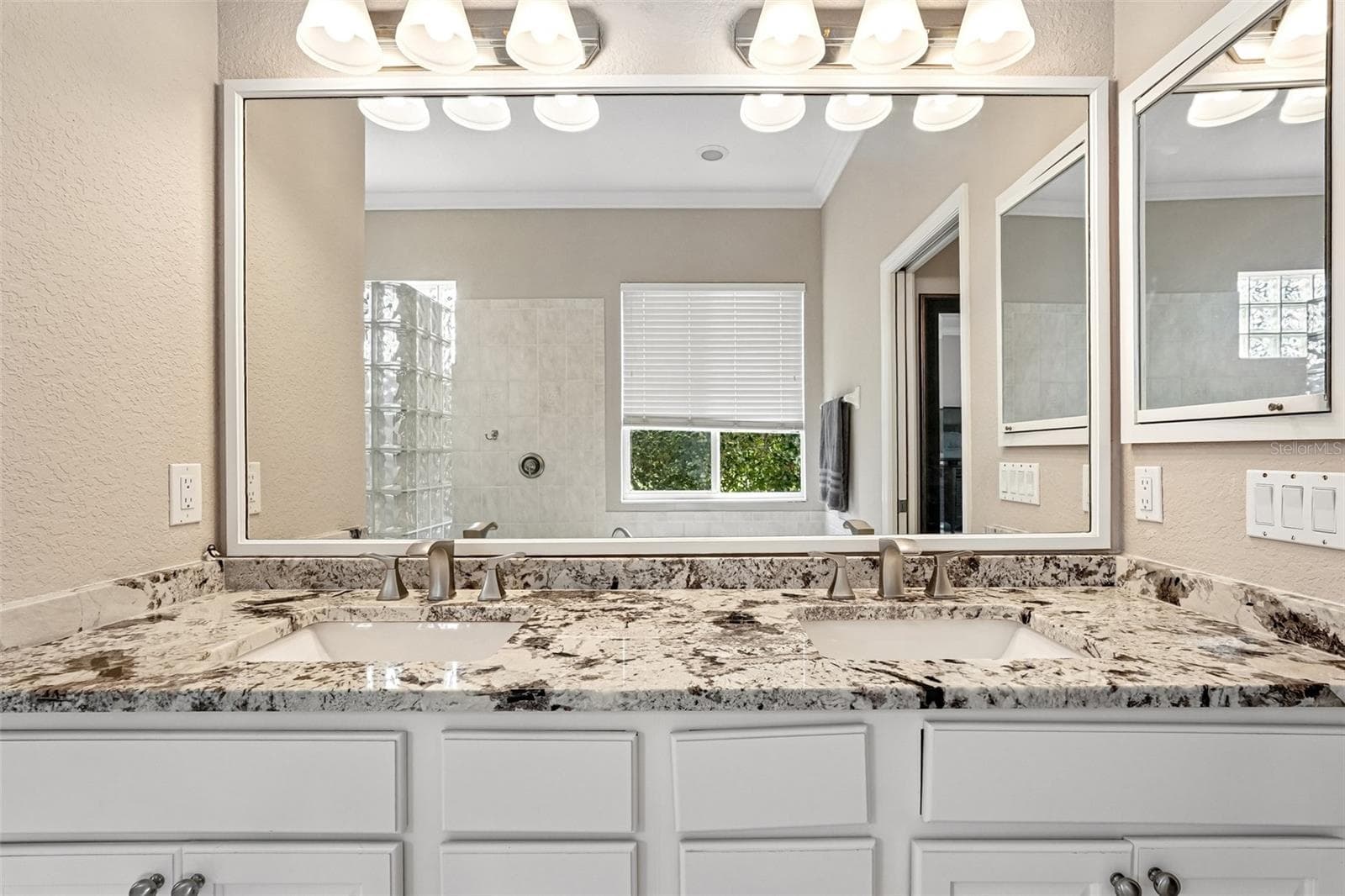 Single Family Residence at 6615 BUTLERS CREST DR, BRADENTON, photo 19 of 57