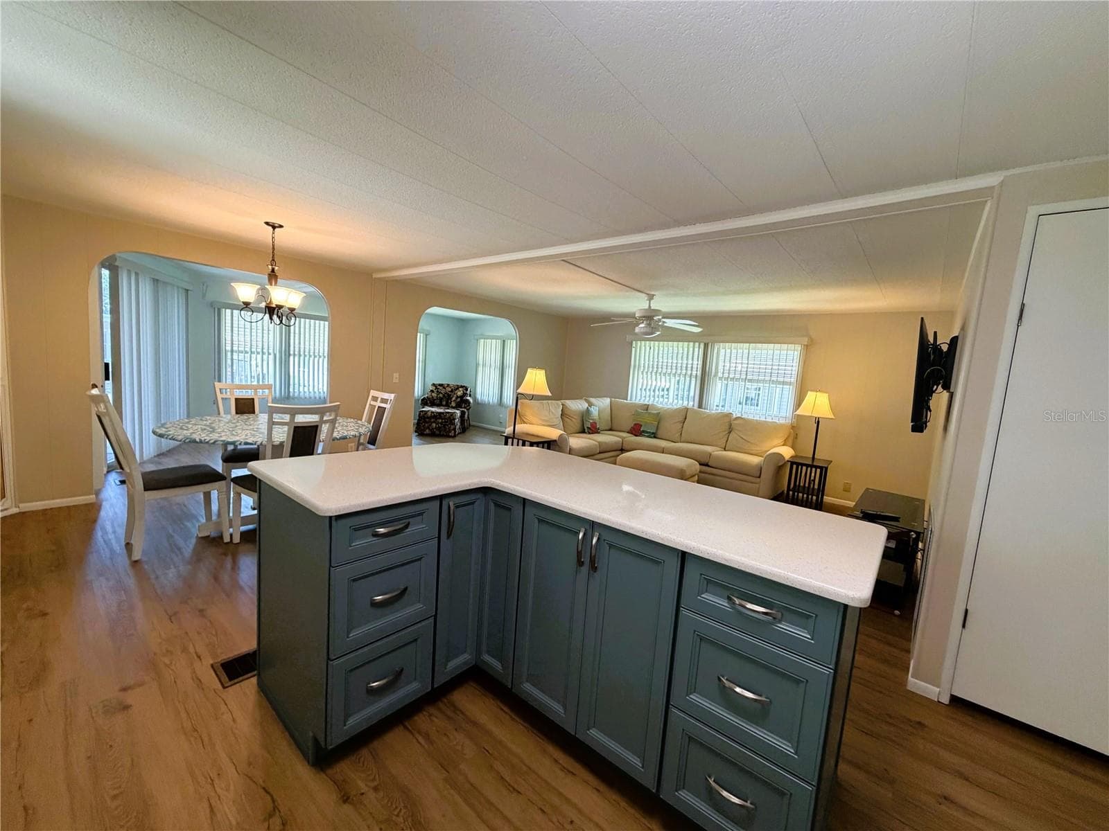 Mobile Home at 101 MARIGOLD ST, LEESBURG, photo 8 of 58