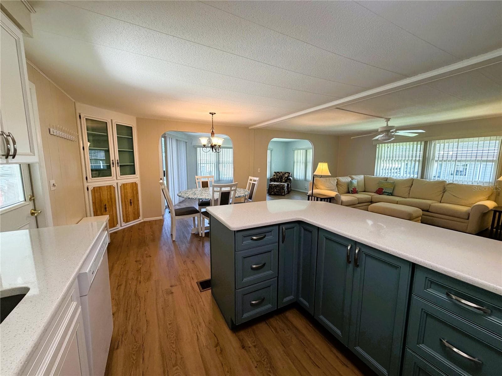 Mobile Home at 101 MARIGOLD ST, LEESBURG, photo 9 of 58